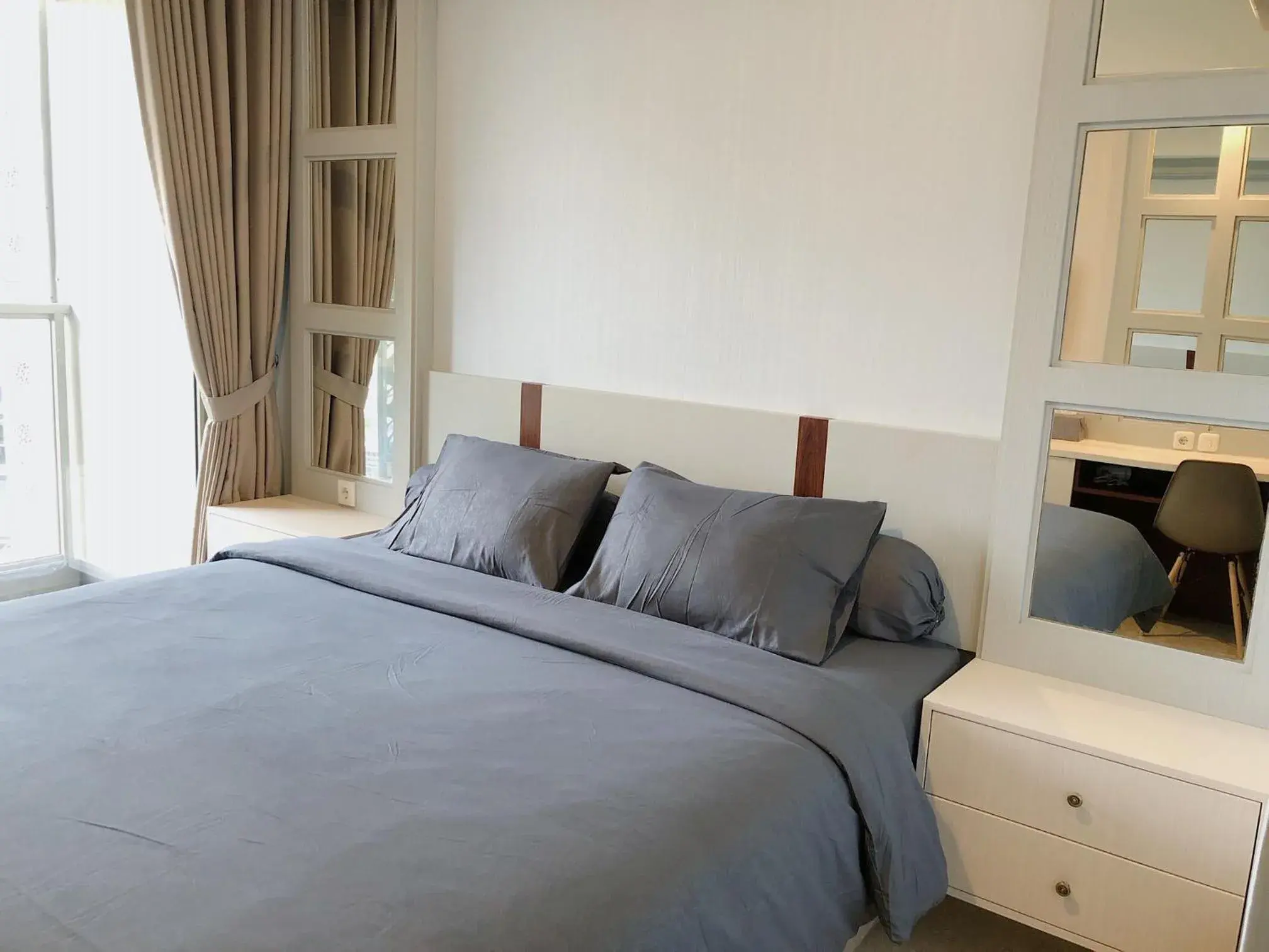 Bed in Gold Coast PIK Sea View Apartments by LongeSuites Bed in Gold Coast PIK Sea View Apartments by LongeSuites