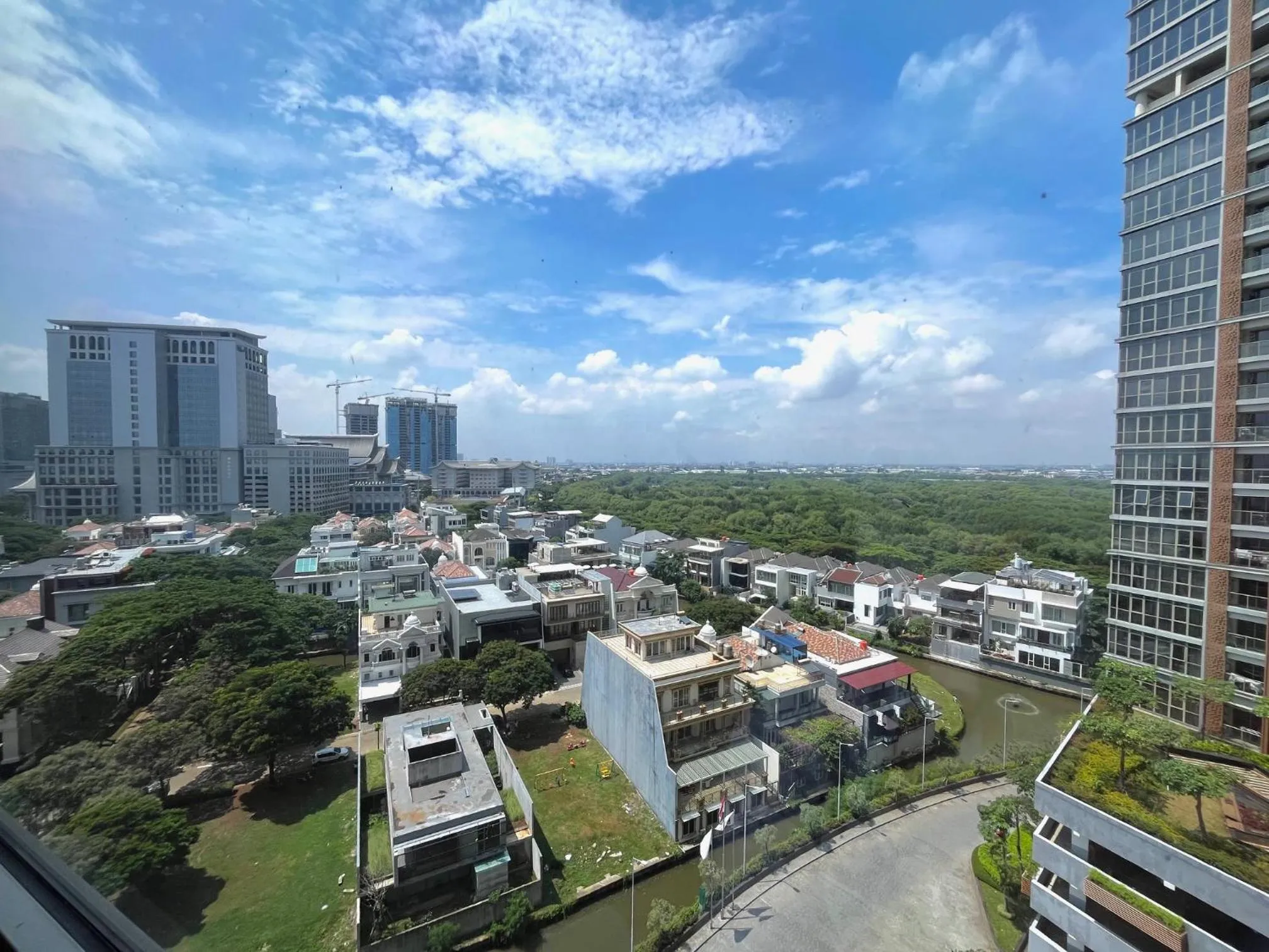 Gold Coast PIK Sea View Apartments by LongeSuites