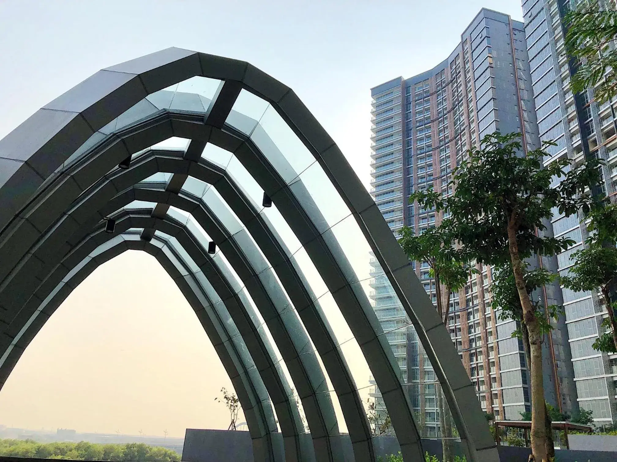 Property building in Gold Coast PIK Sea View Apartments by LongeSuites Property building in Gold Coast PIK Sea View Apartments by LongeSuites