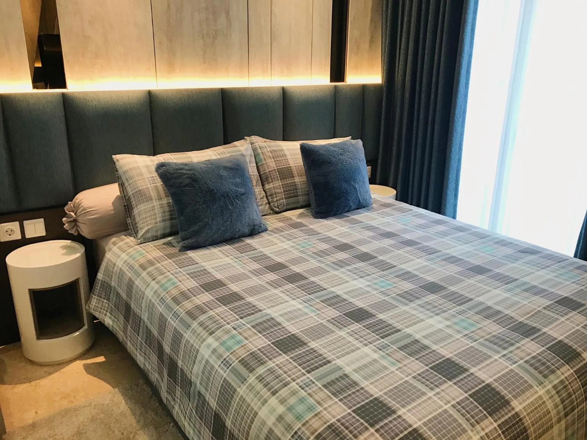 Bed in Gold Coast PIK Sea View Apartments by LongeSuites