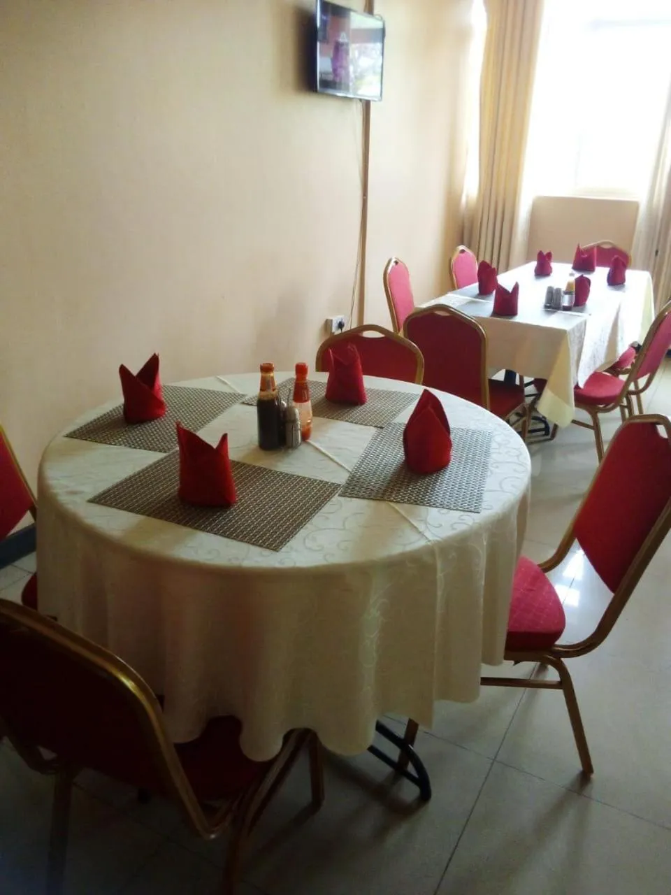 Restaurant/places to eat in Westcliff Hotel