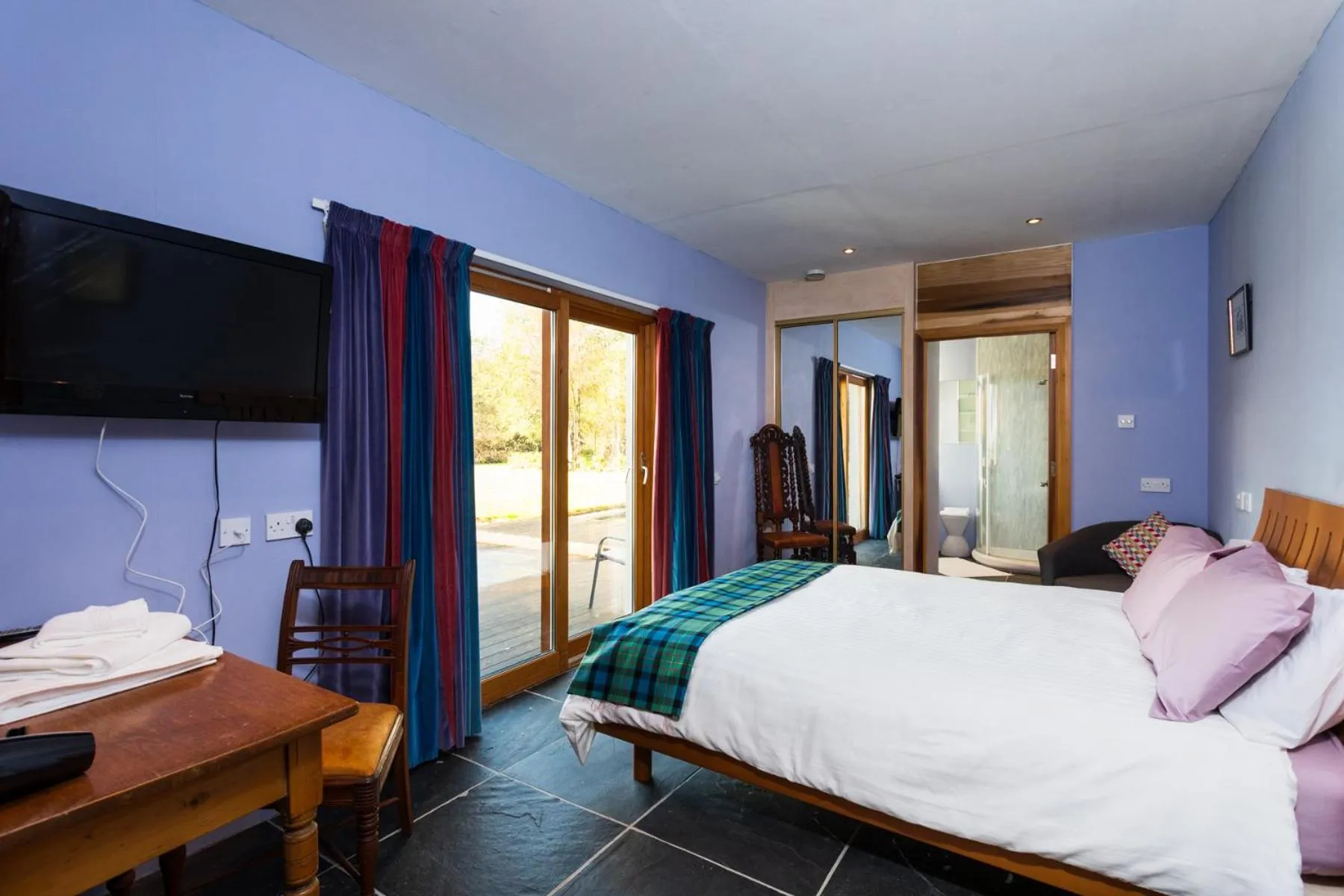 Photo of the whole room, Bed in Powdermills B & B