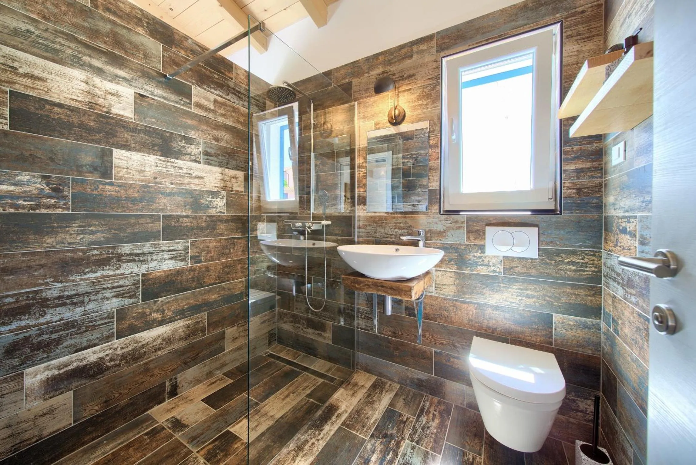 Shower in Pax Houses