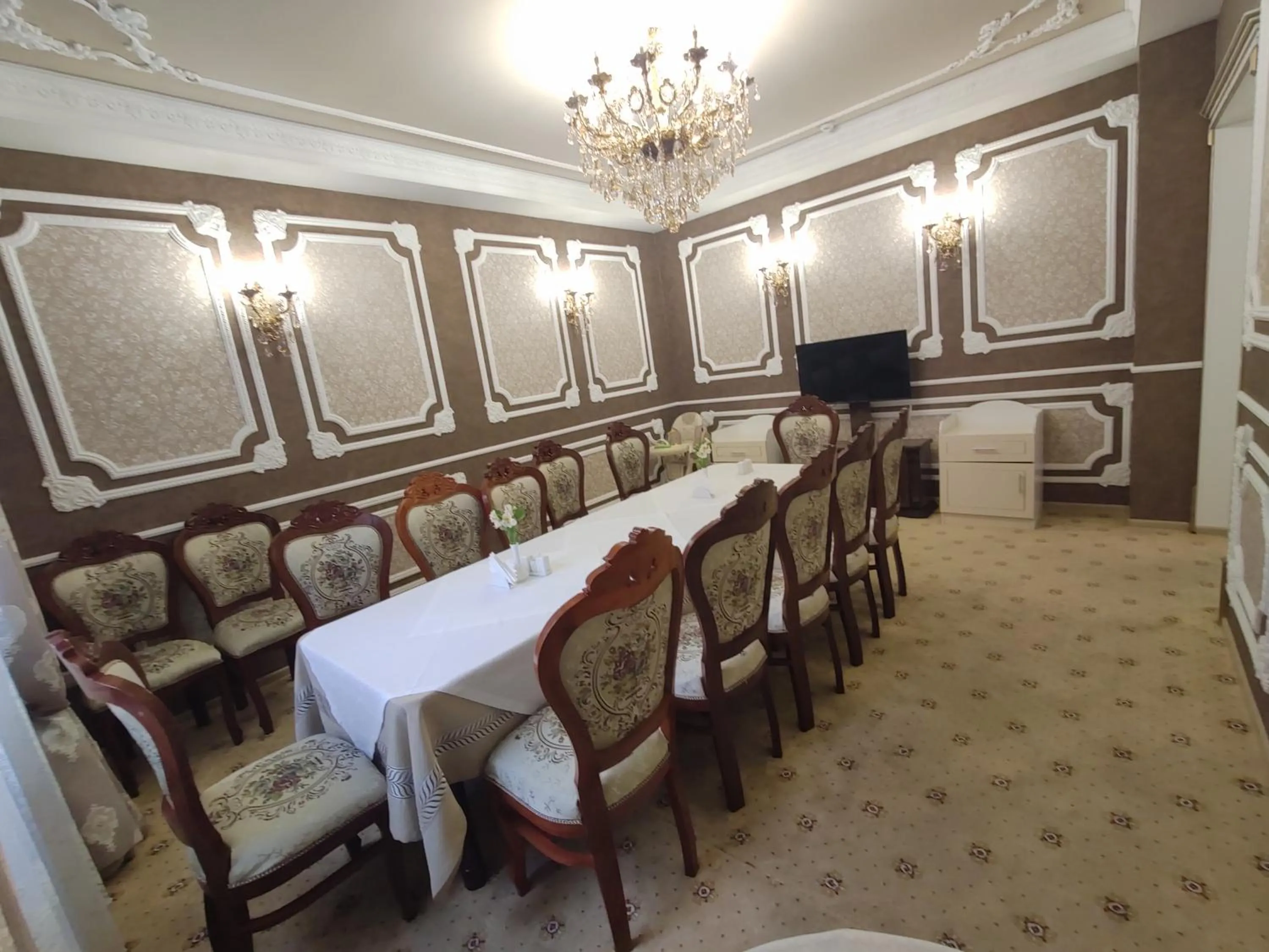 Restaurant/places to eat in Asia Hotel Fergana