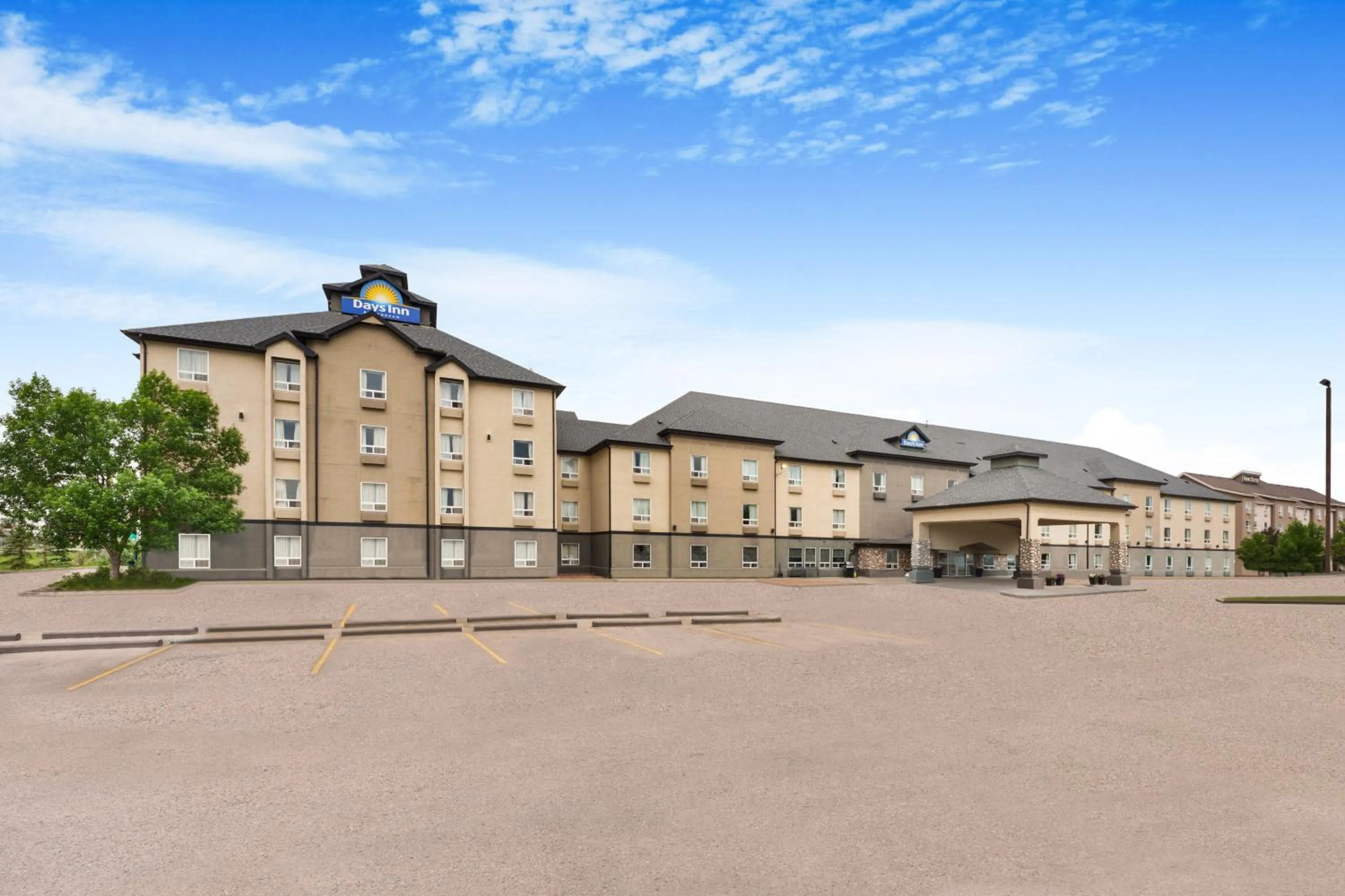 Property building in Days Inn by Wyndham Regina