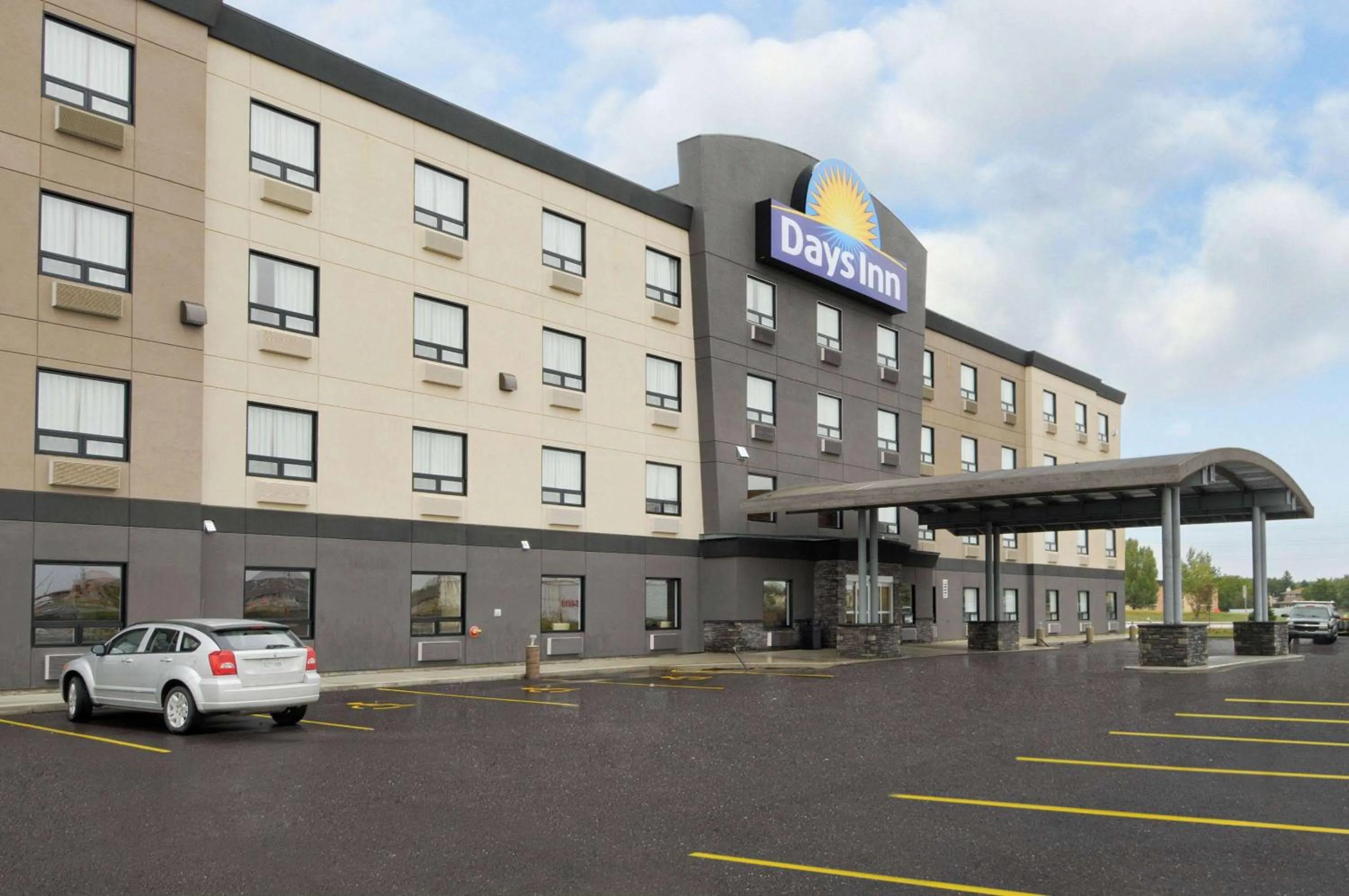 Property building in Days Inn by Wyndham Regina Airport West