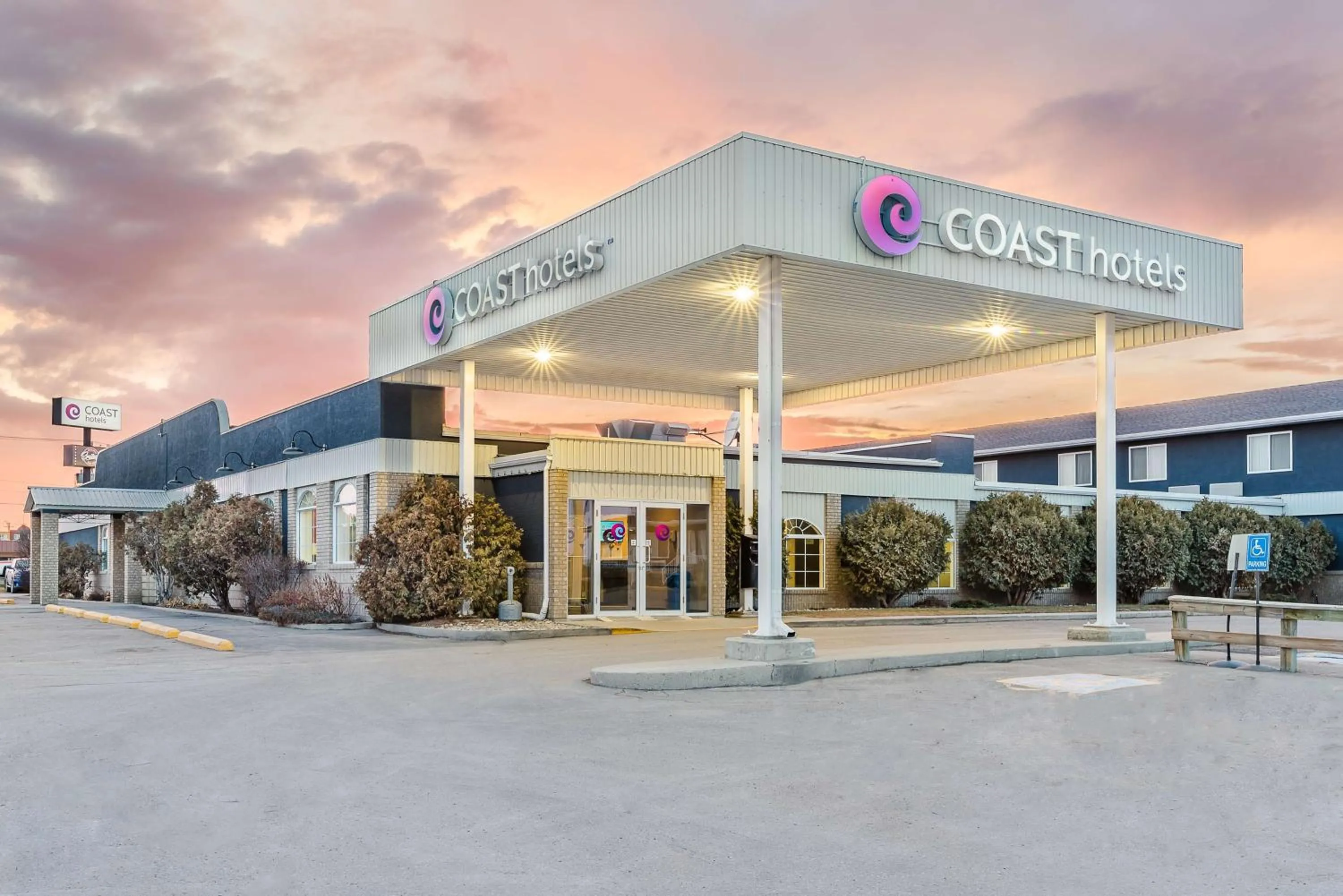 Property building in Coast Swift Current Hotel