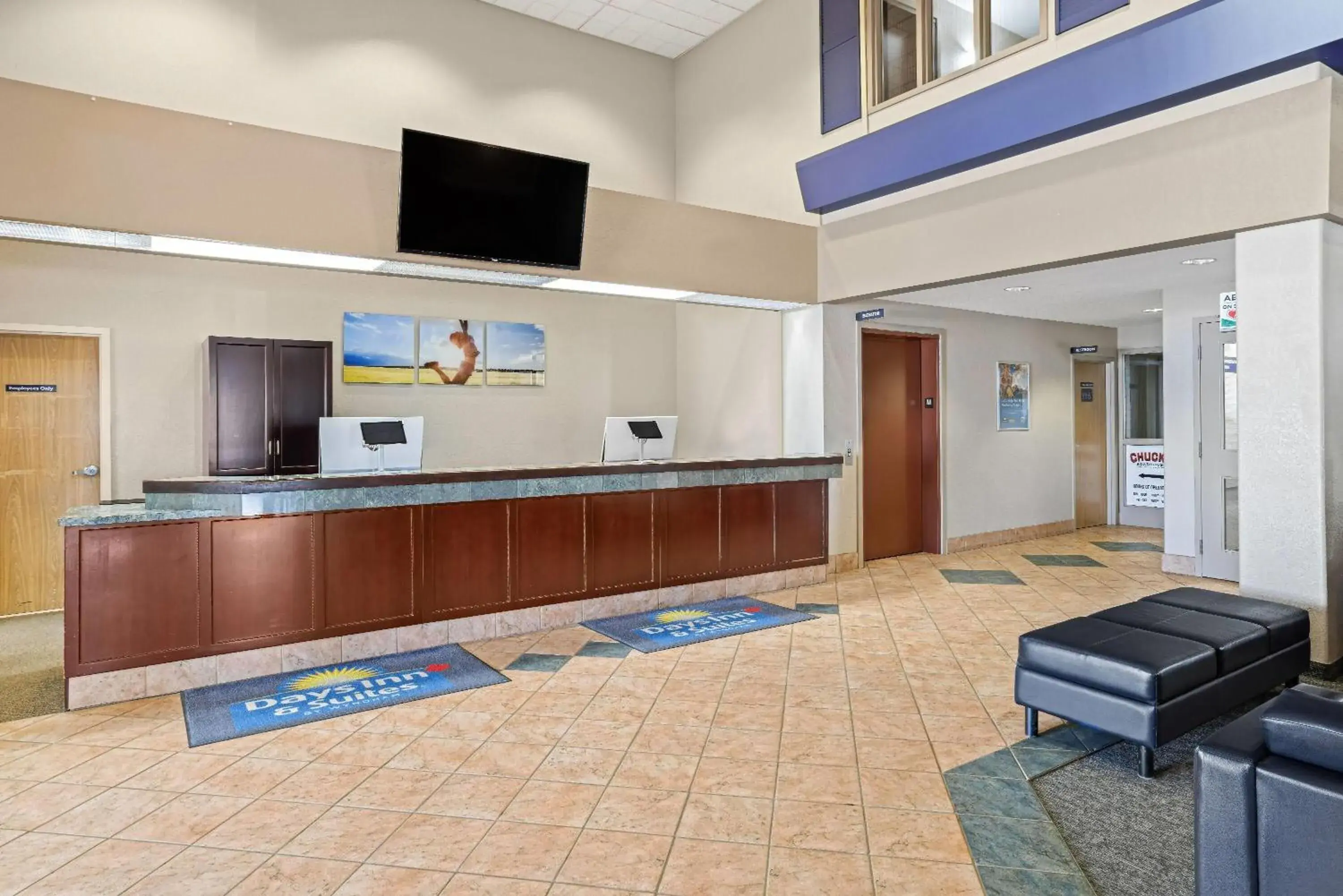 Lobby or reception in Days Inn & Suites by Wyndham Winkler Lobby or reception in Days Inn & Suites by Wyndham Winkler