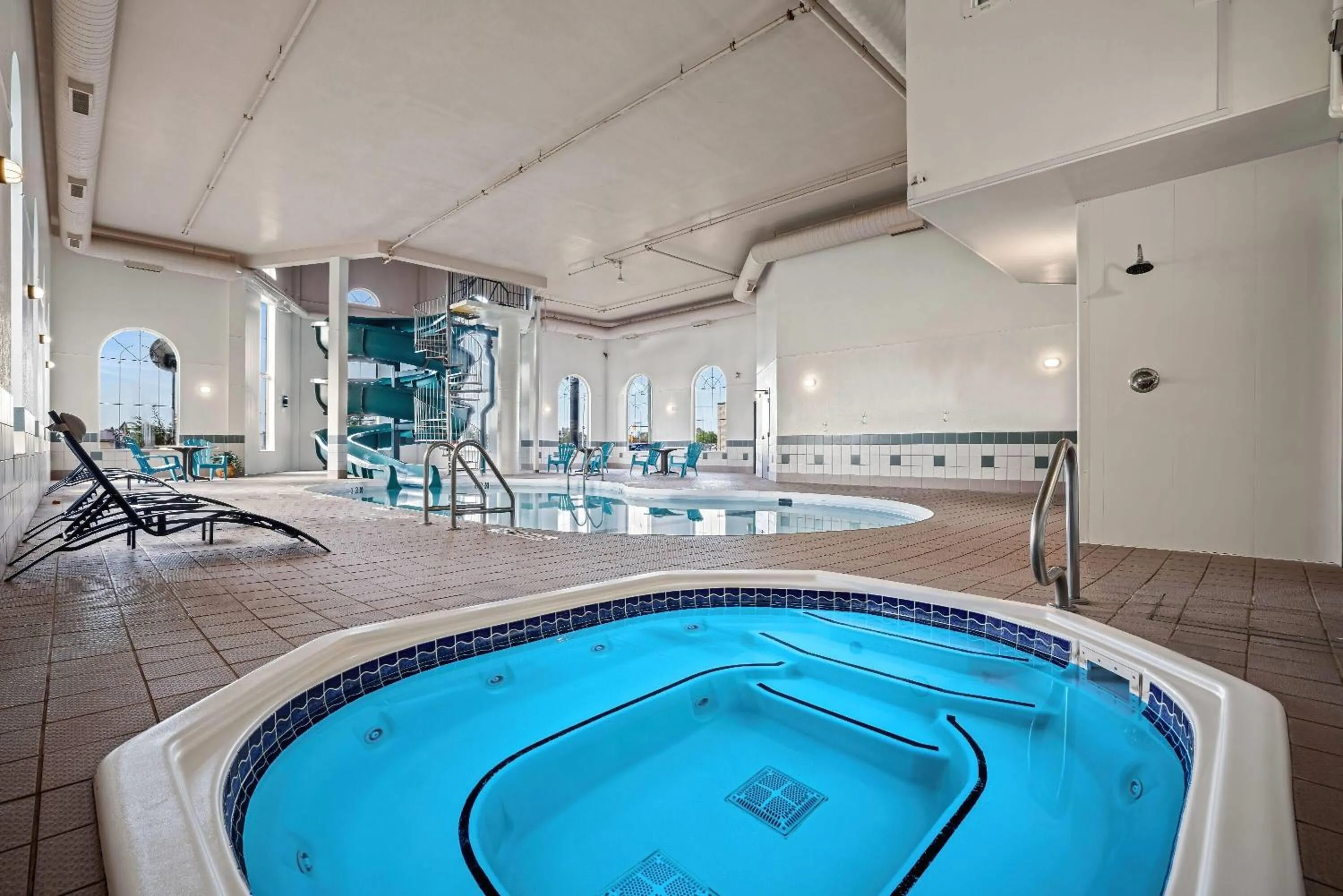 Hot Tub in Days Inn & Suites by Wyndham Winkler