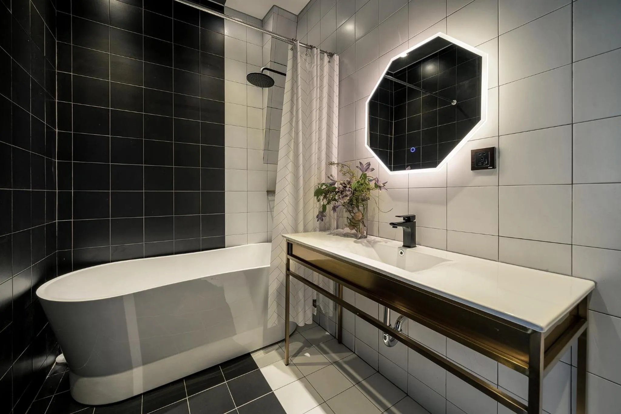 HOTEL le JARDIN SECRET saigon