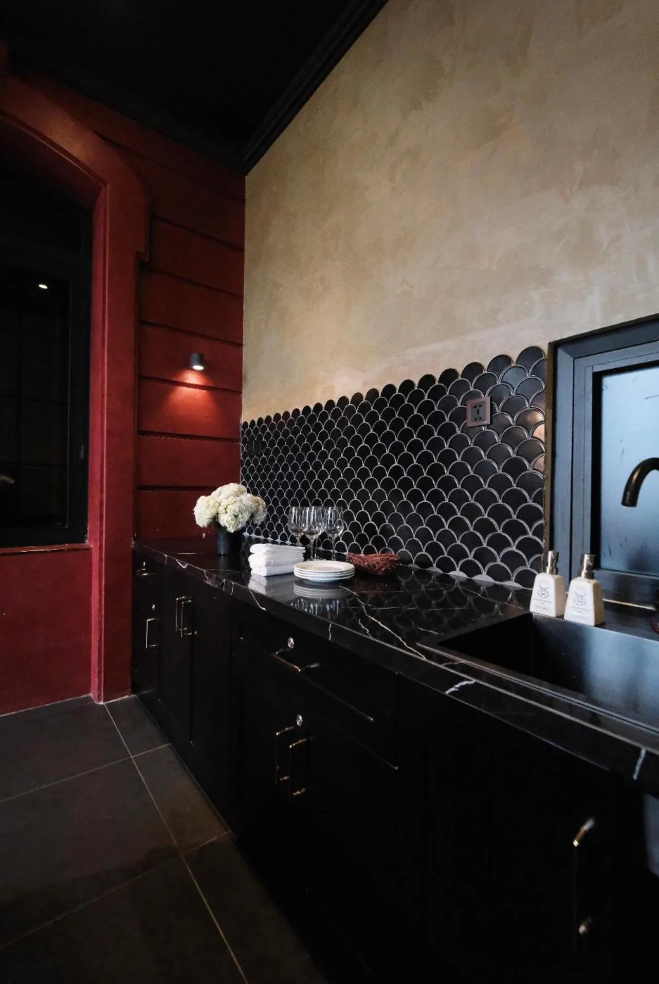 Kitchen or kitchenette in HOTEL le JARDIN SECRET saigon