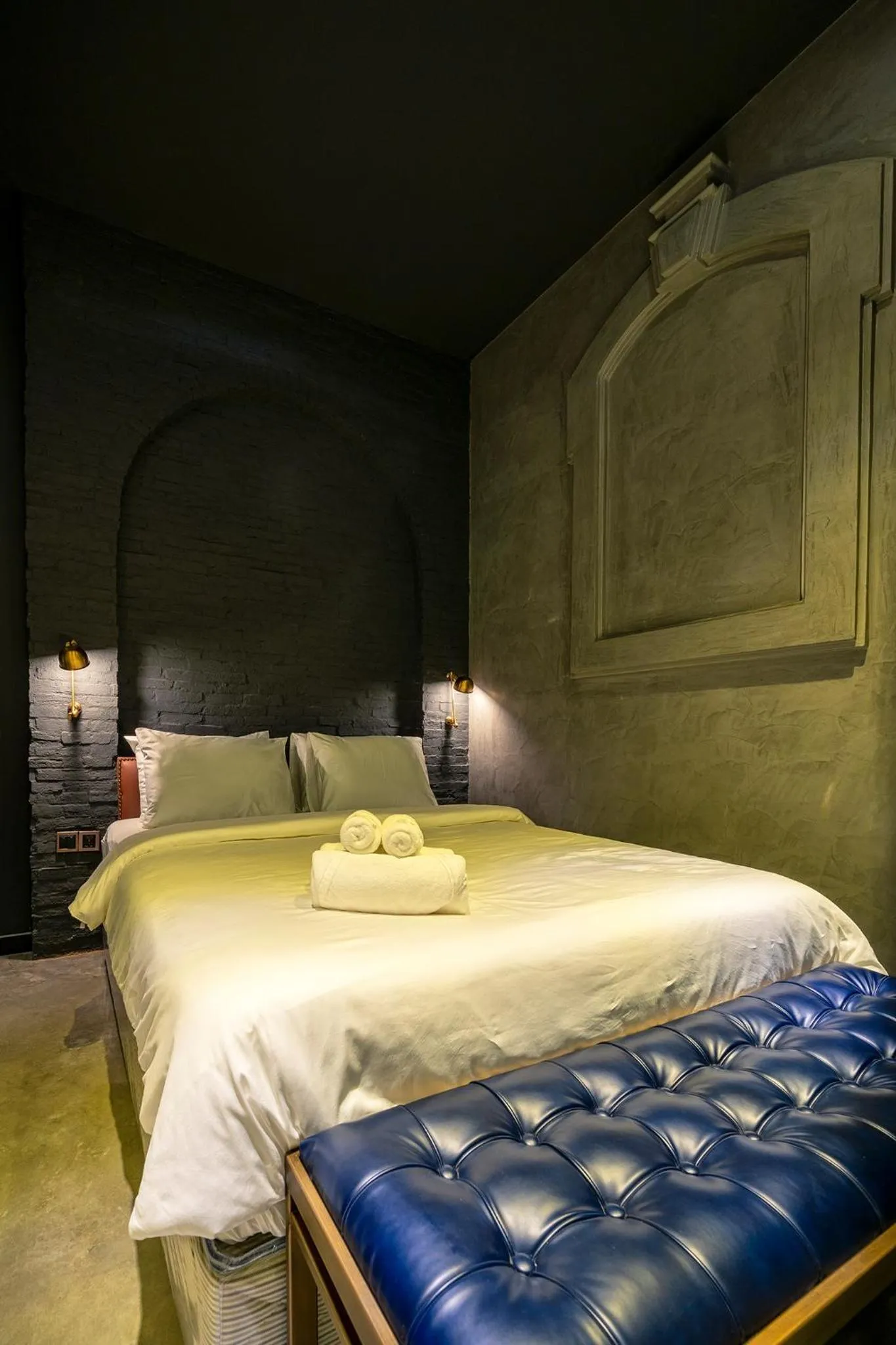 Bed in HOTEL le JARDIN SECRET saigon