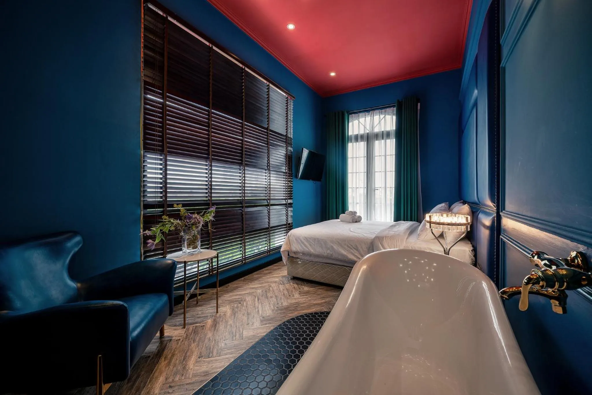 Bed in HOTEL le JARDIN SECRET saigon