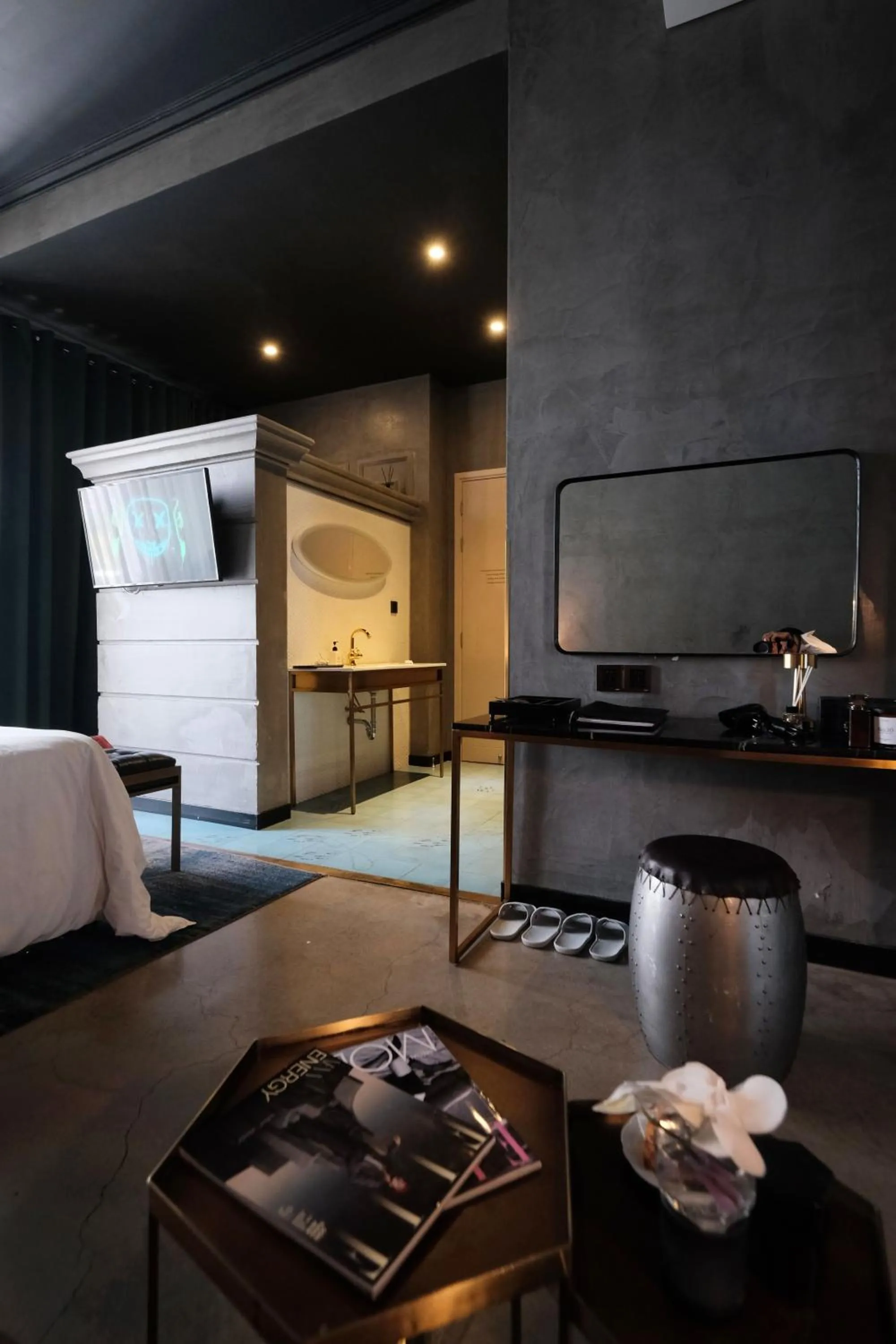 Photo of the whole room, Bed in HOTEL le JARDIN SECRET saigon