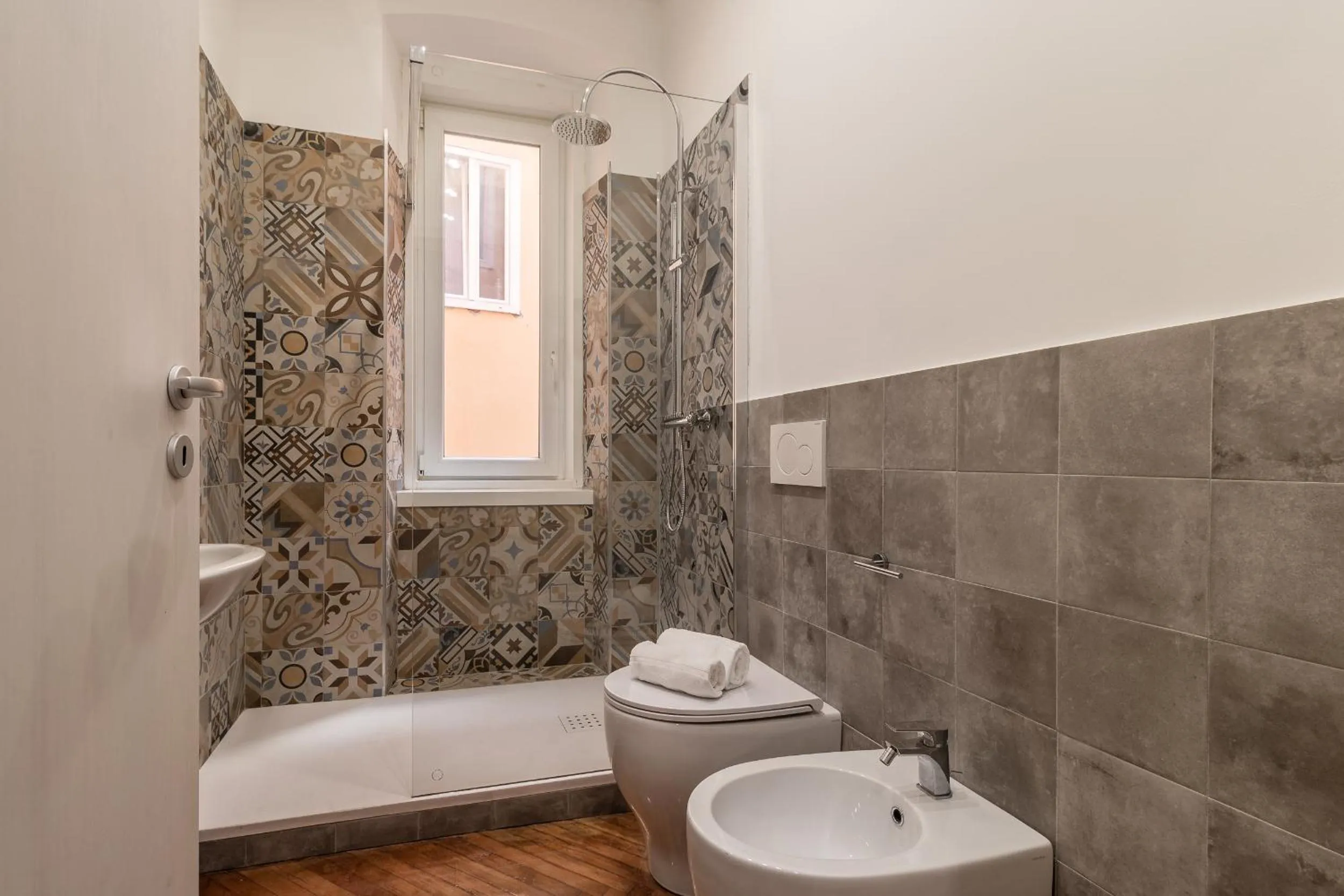 Elegante 8 posti vicino alla stazione - Grey e Blu