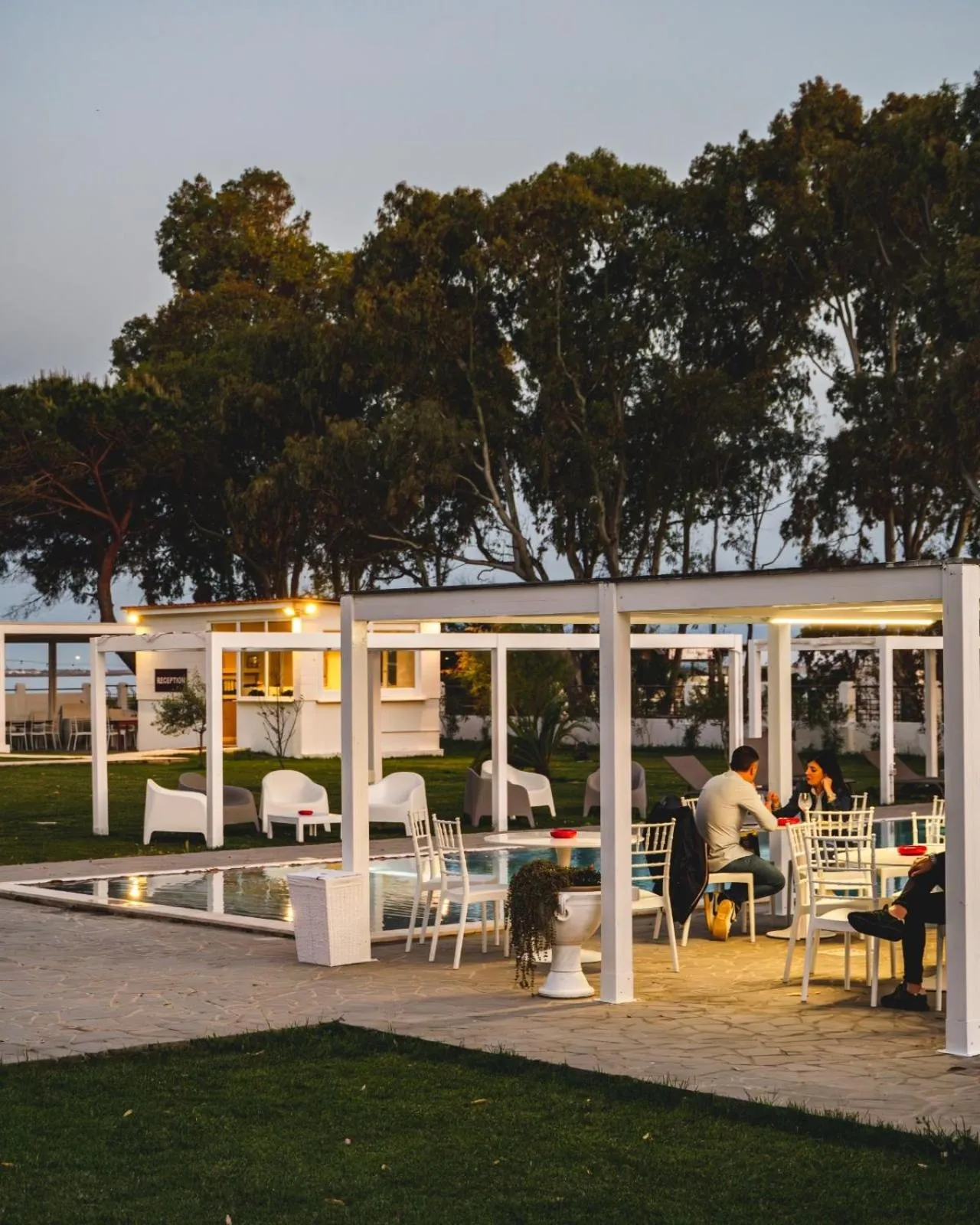 Restaurant/places to eat in Hotel Lido Beach PHG