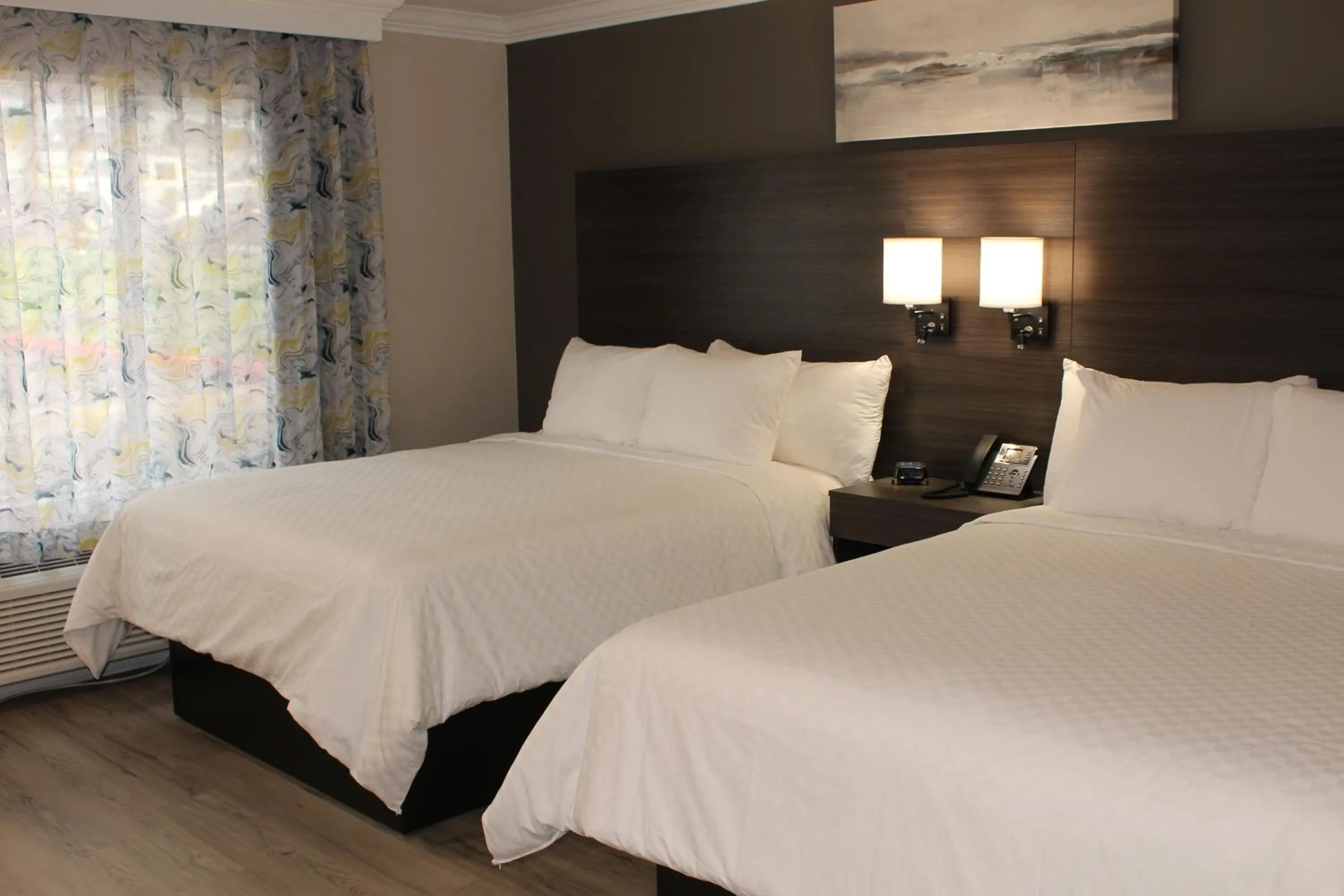 Bedroom, Bed in Econo Lodge Lake Elsinore Casino