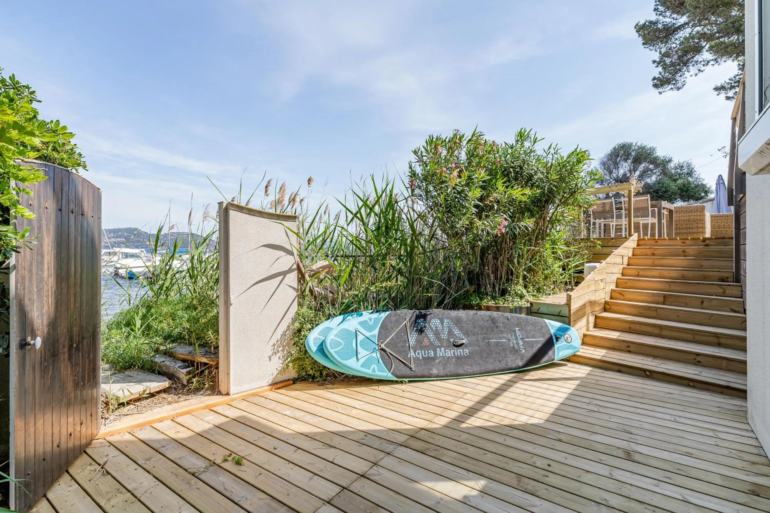 Property building in Villa Front de Mer Accès Plage Presqu'île de Giens-Sea and Mountain Pleasure