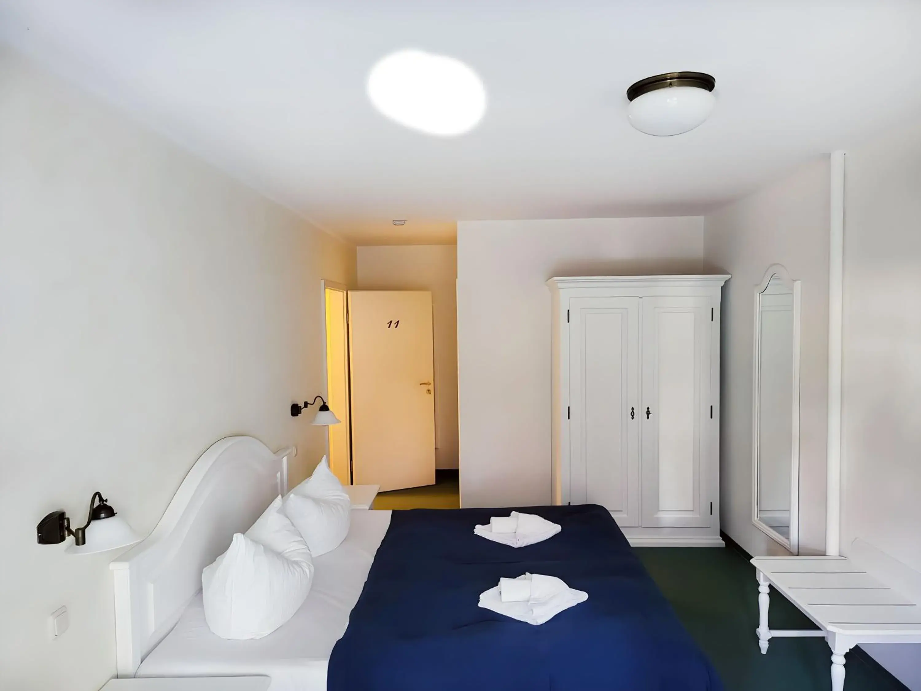 Large Double Room in Hotel und Restaurant Windland Large Double Room in Hotel und Restaurant Windland