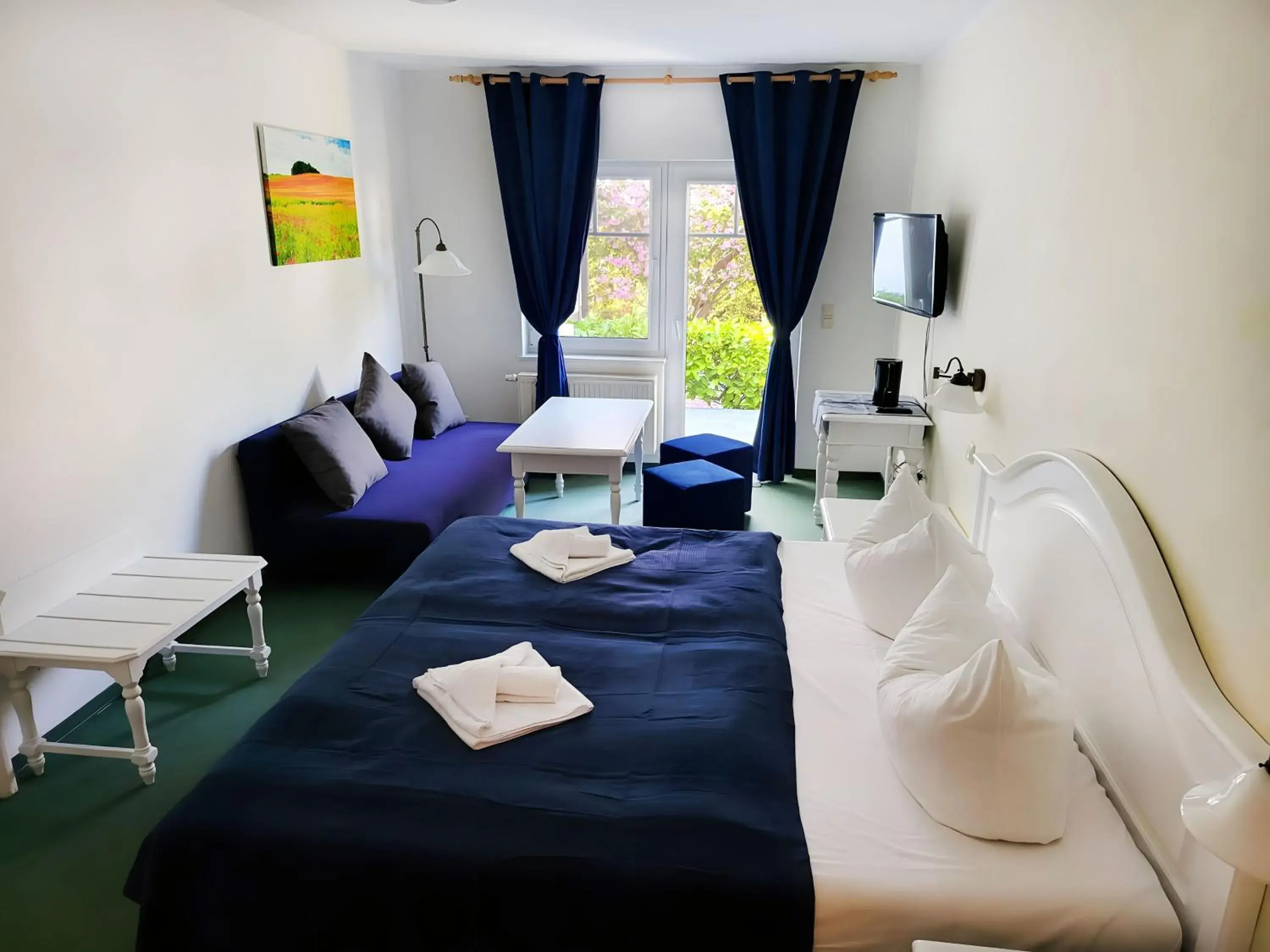 Large Double Room in Hotel und Restaurant Windland Large Double Room in Hotel und Restaurant Windland