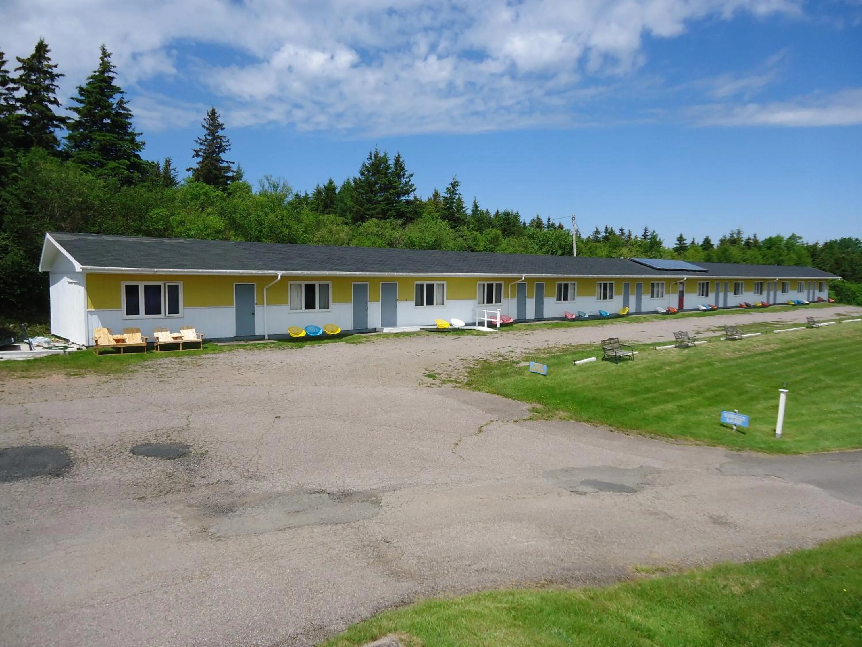 Property building in Duck Cove Inn