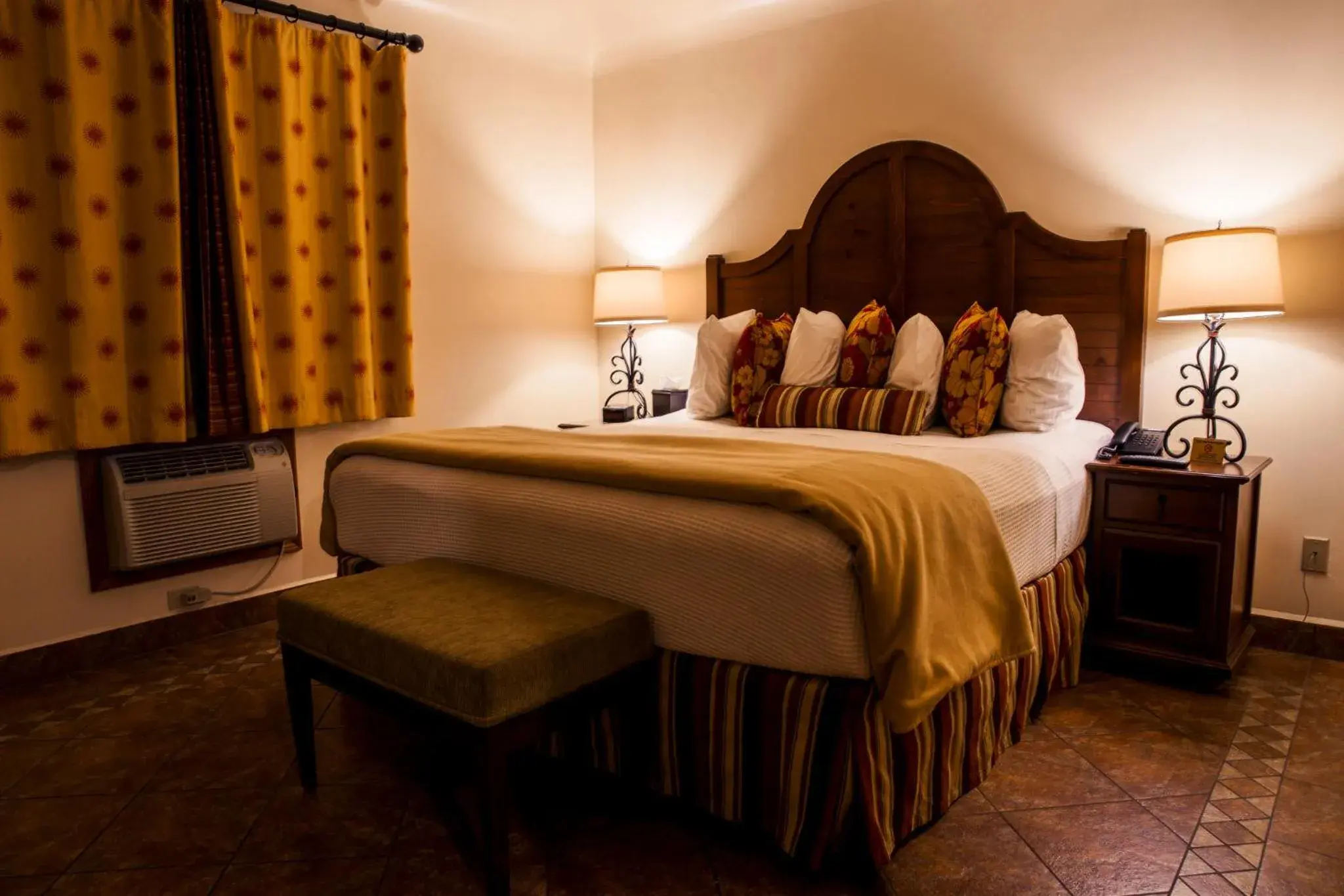 Standard King Room in Los Arboles Hotel Standard King Room in Los Arboles Hotel