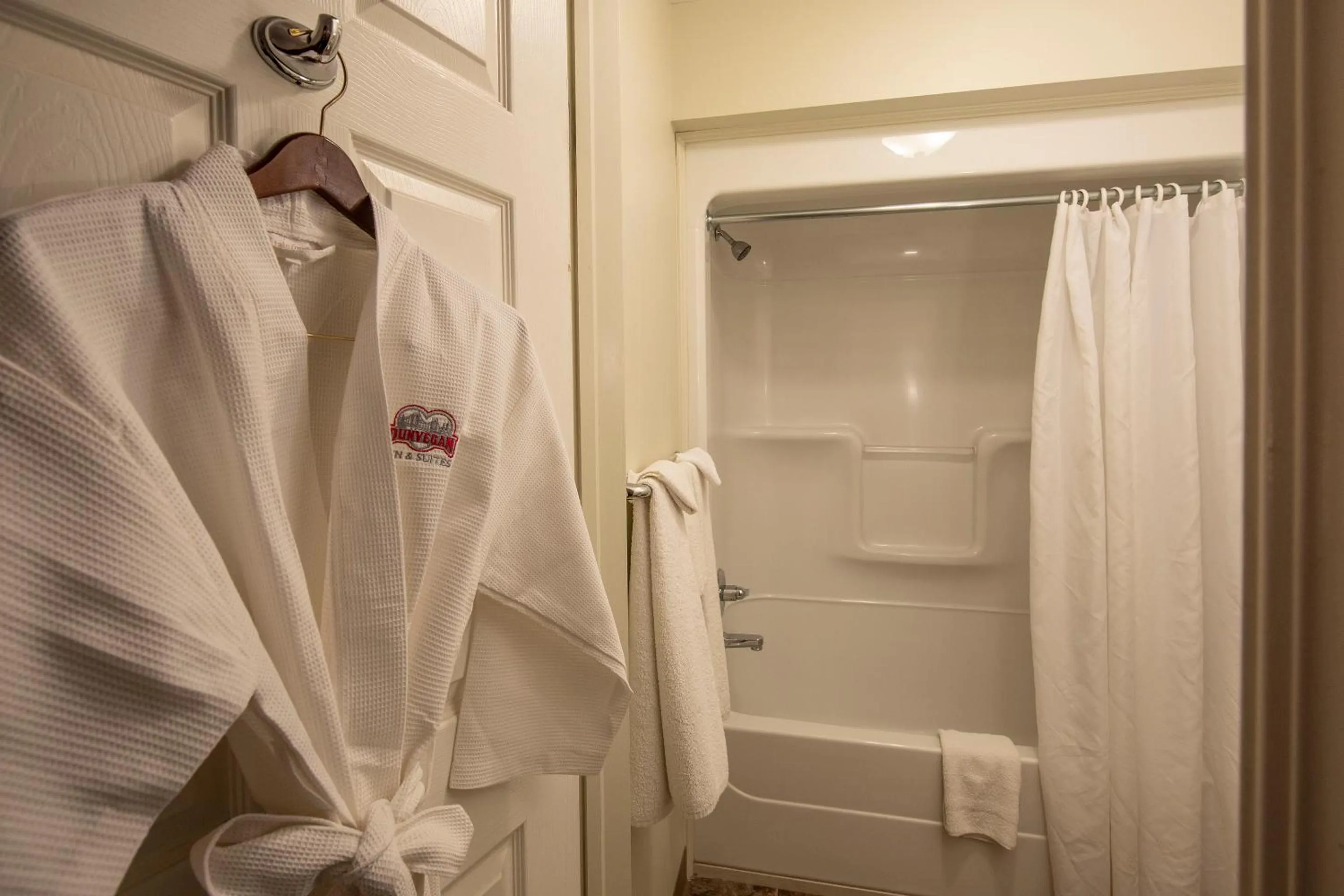 Shower, Bathroom in Dunvegan Inn & Suites