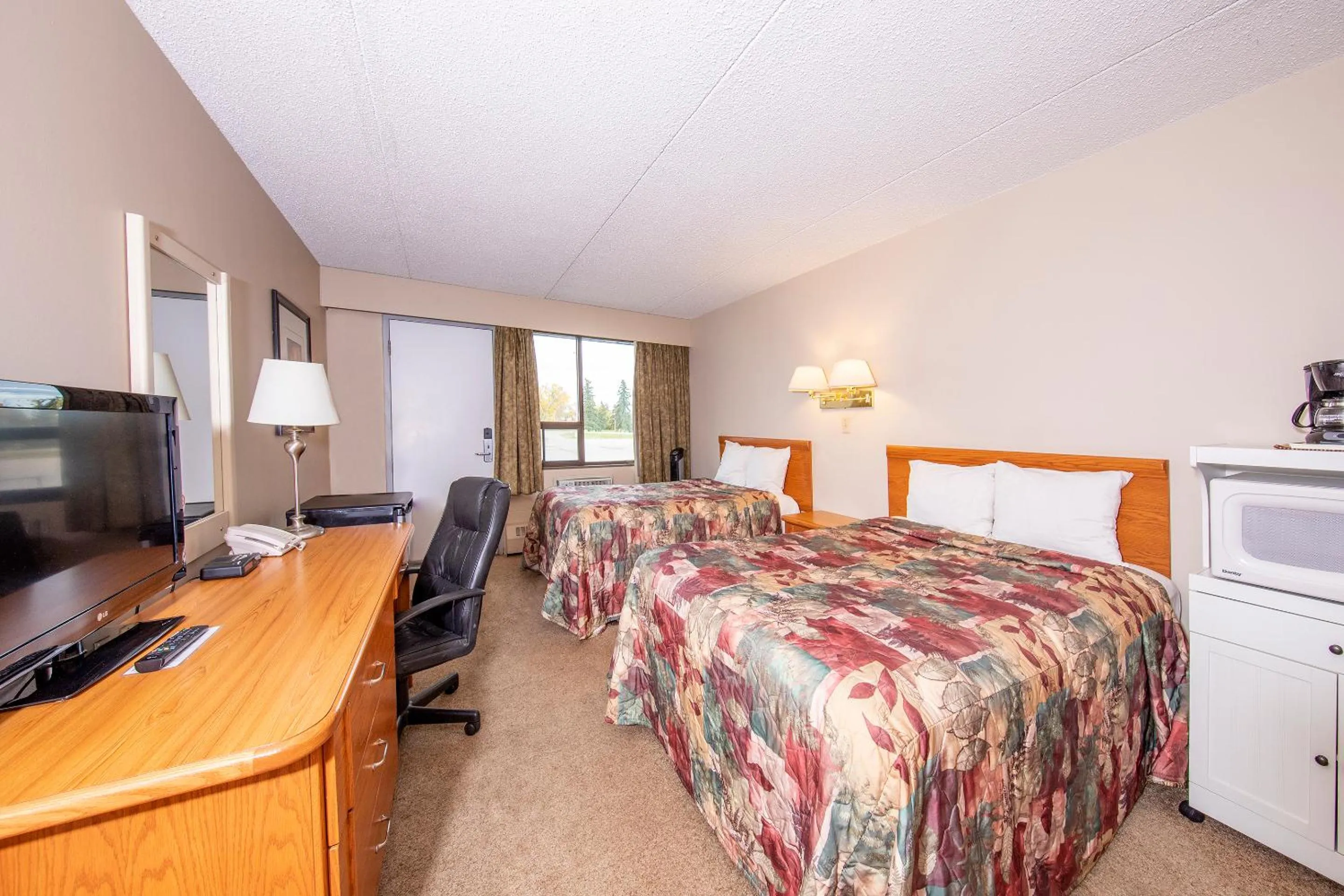 Dunvegan Inn & Suites