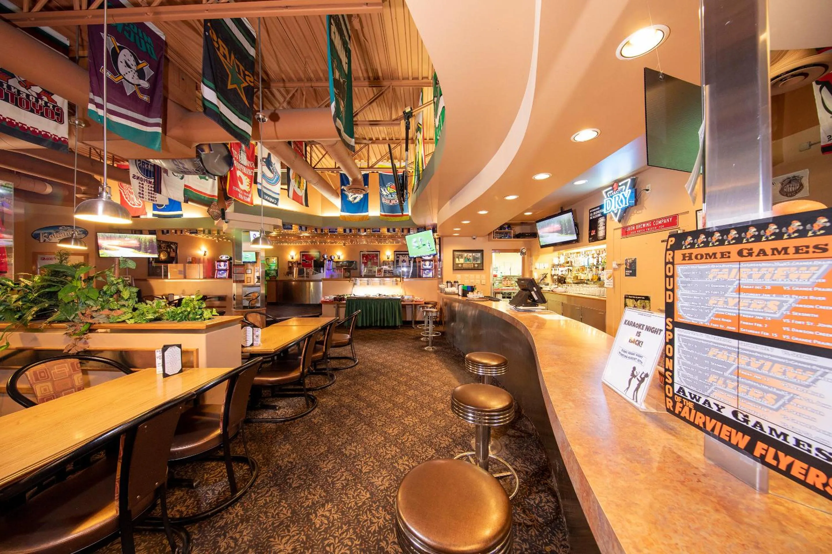 Billiard, Lounge/Bar in Dunvegan Inn & Suites