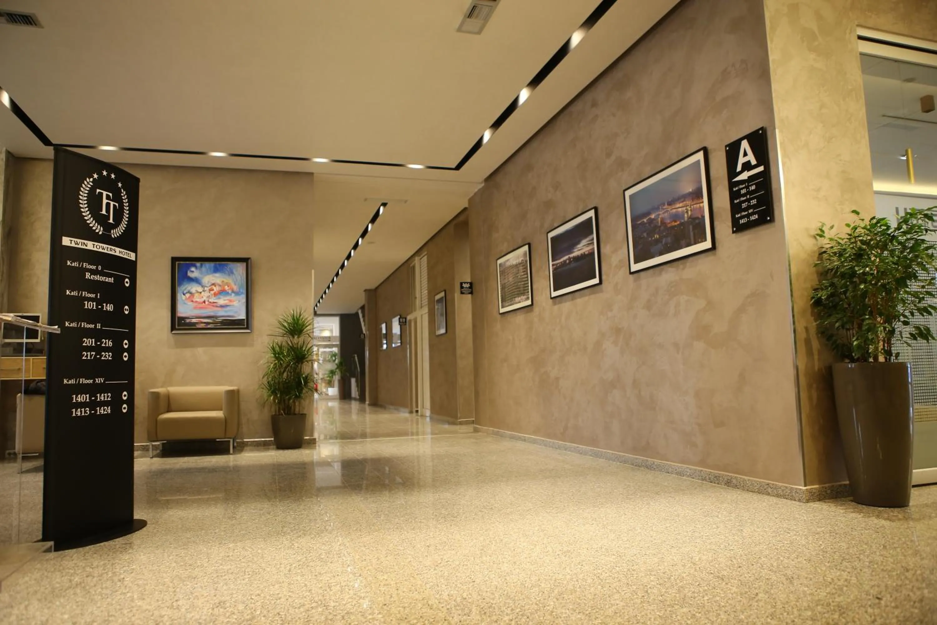 Lobby or reception in Twin Towers Hotel City & Beach Resort