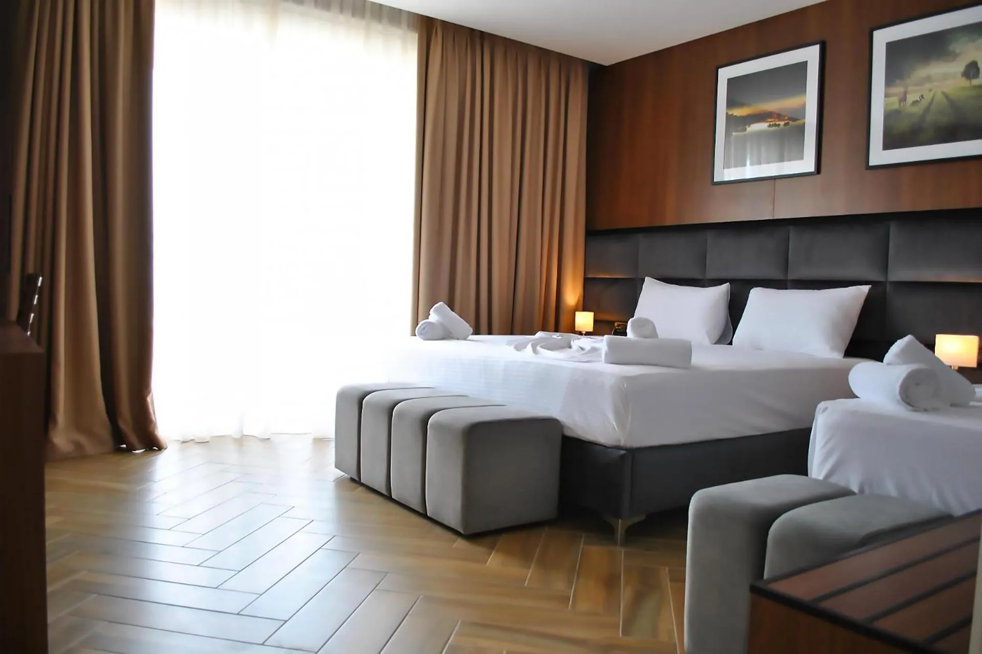 Photo of the whole room, Bed in Twin Towers Hotel City & Beach Resort