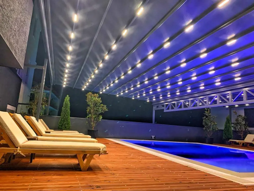 Swimming pool in Twin Towers Hotel City & Beach Resort