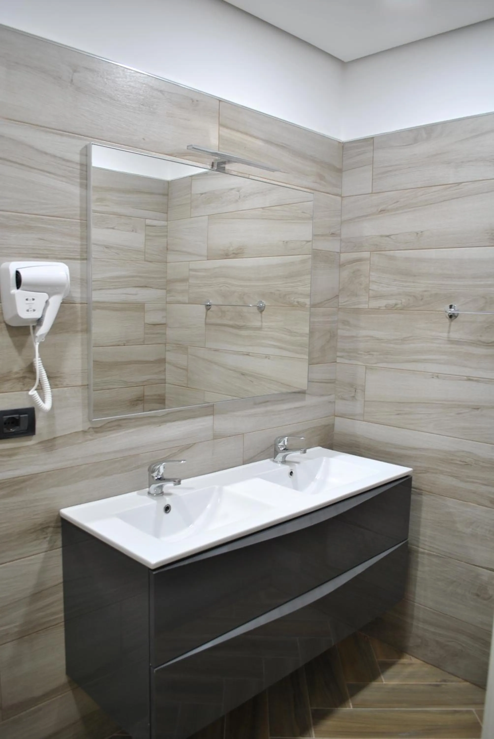 Twin Towers Hotel City & Beach Resort