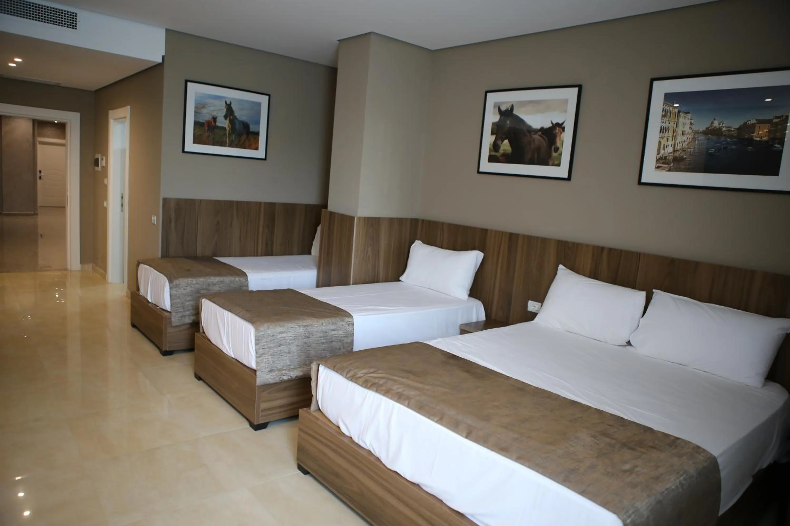Photo of the whole room, Bed in Twin Towers Hotel City & Beach Resort