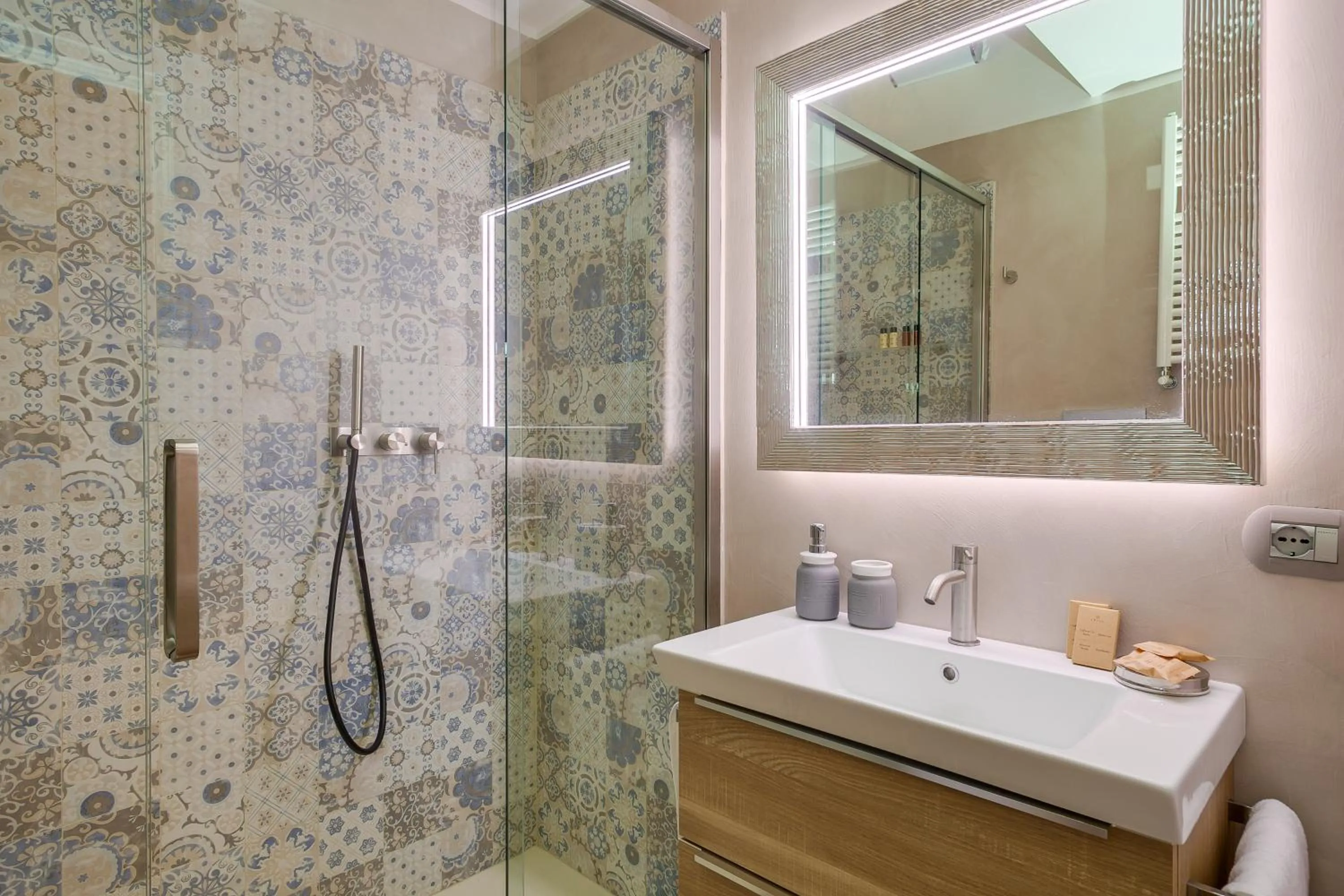 Shower in One & Only Buonarroti Suite