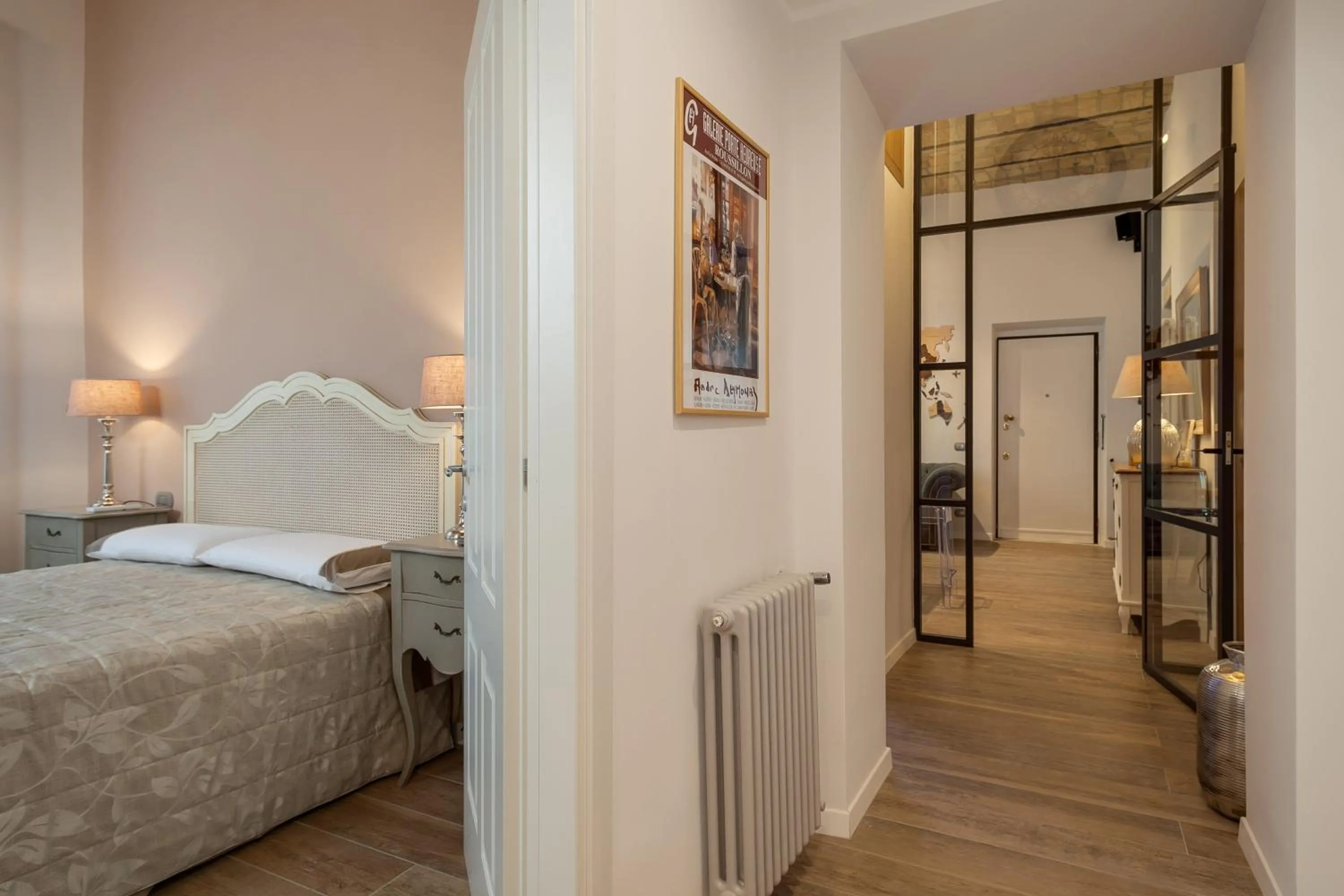 Photo of the whole room, Bed in One & Only Buonarroti Suite