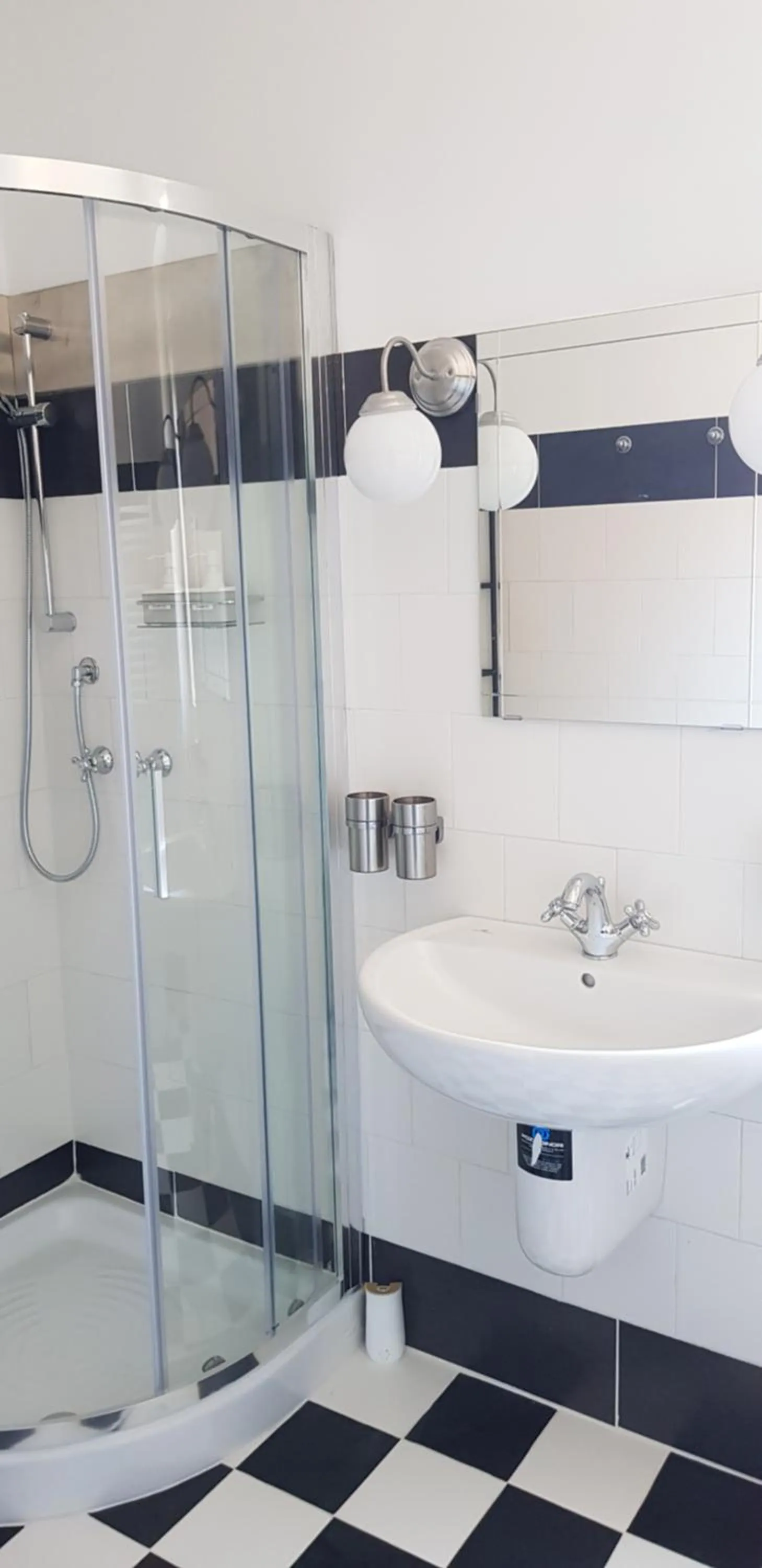 Shower in Little Rose guest house