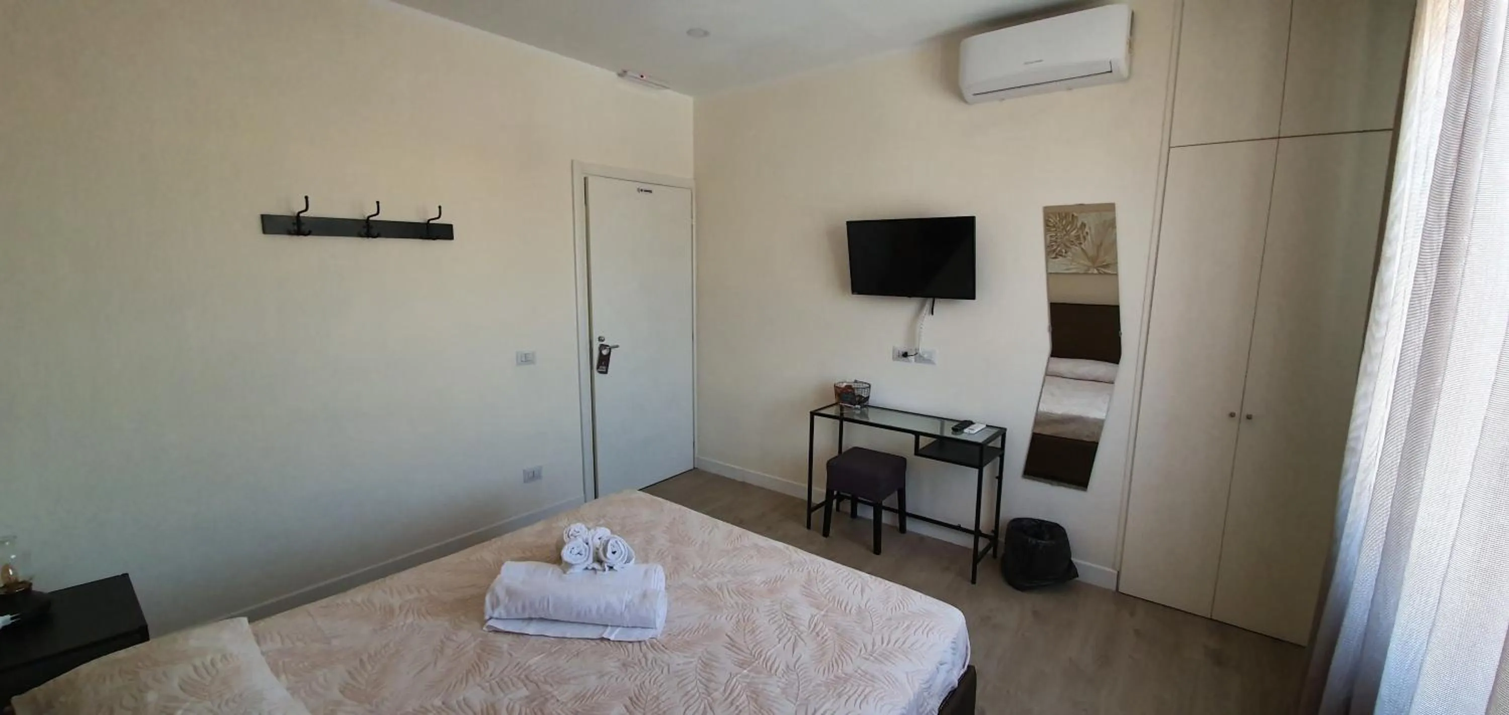 Bedroom, Bed in Little Rose guest house