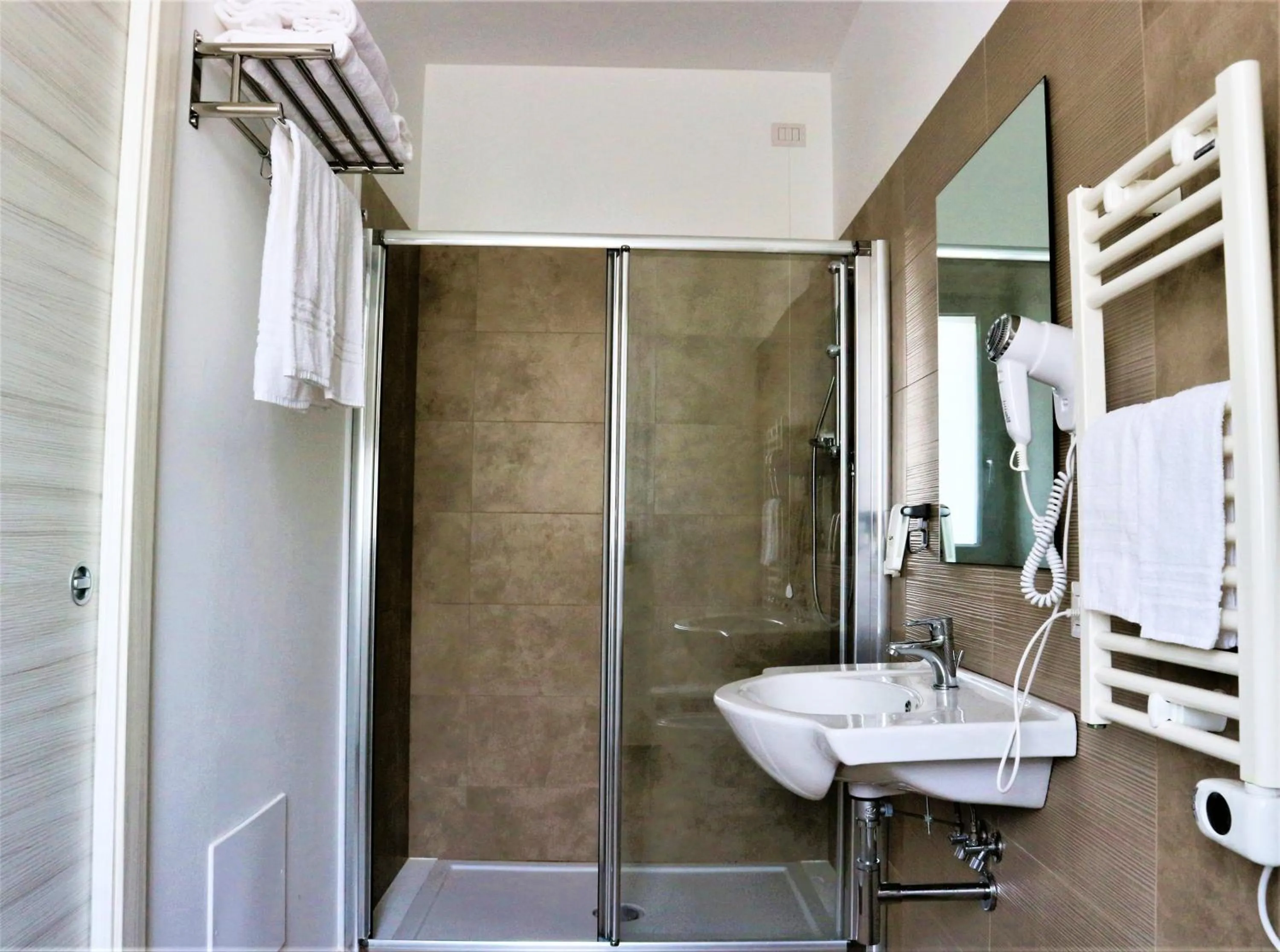 Toilet in Vasto Aparthotel