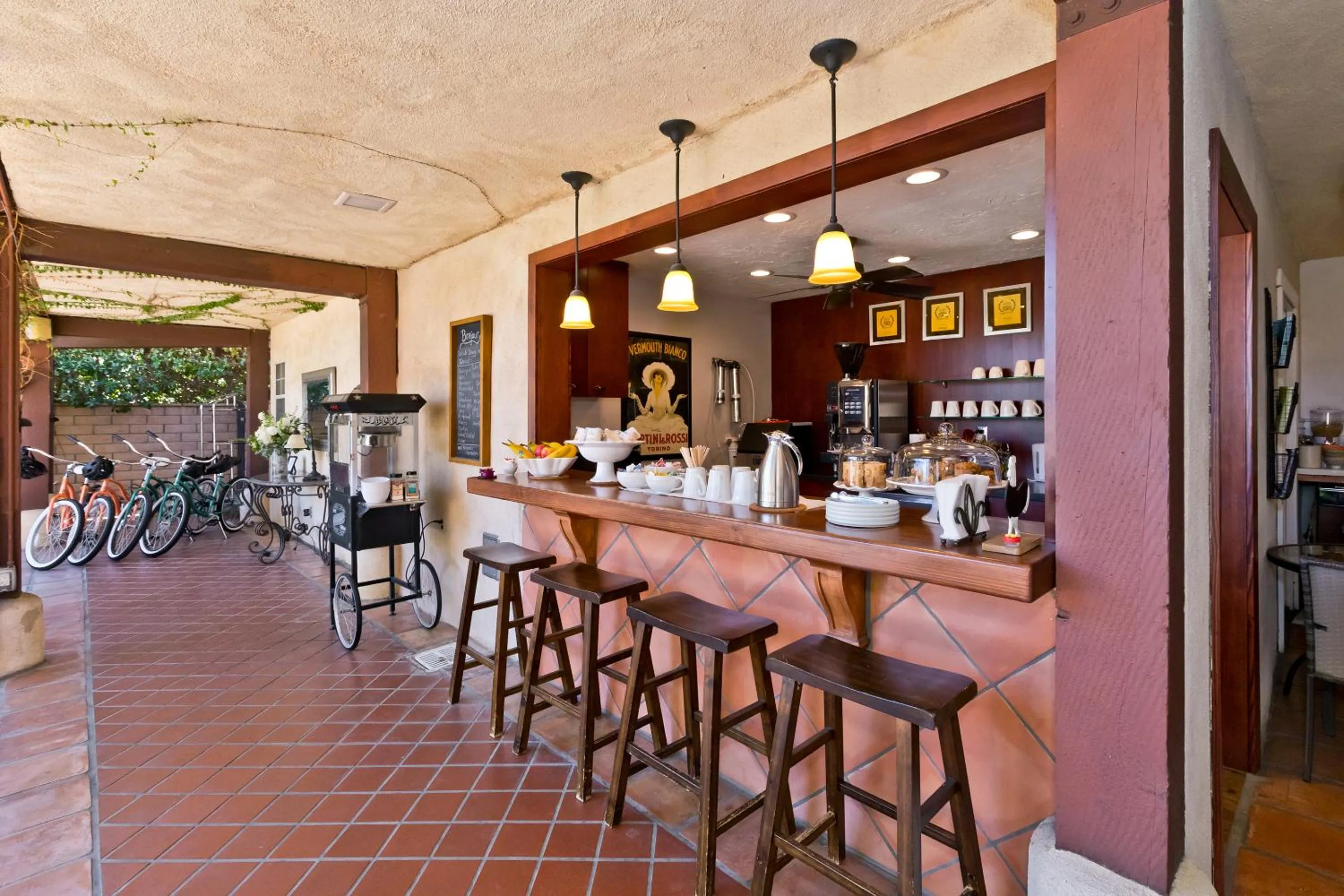 Entertainment in La Maison Hotel - Adults Only