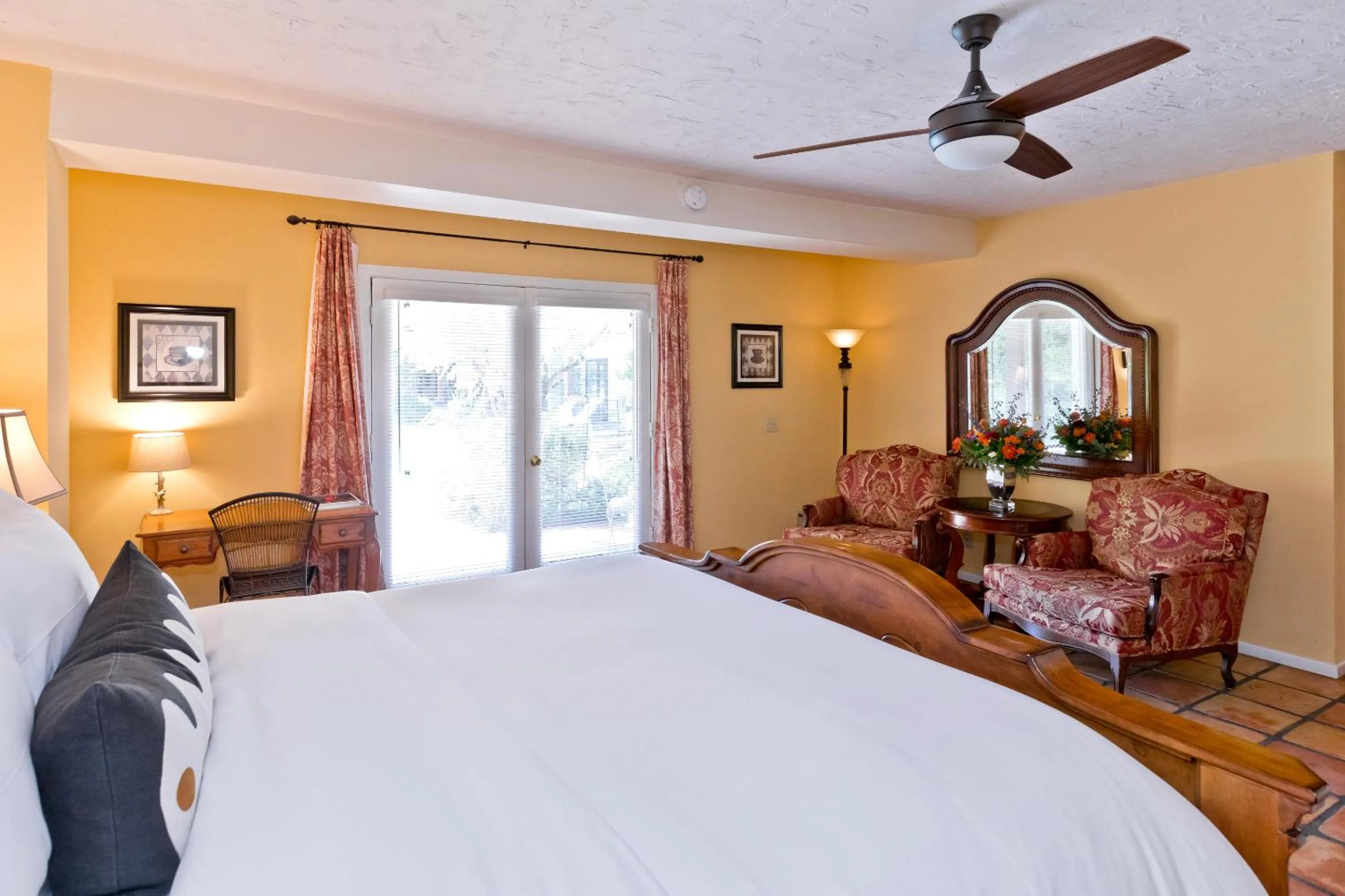 View (from property/room), Bed in La Maison Hotel - Adults Only