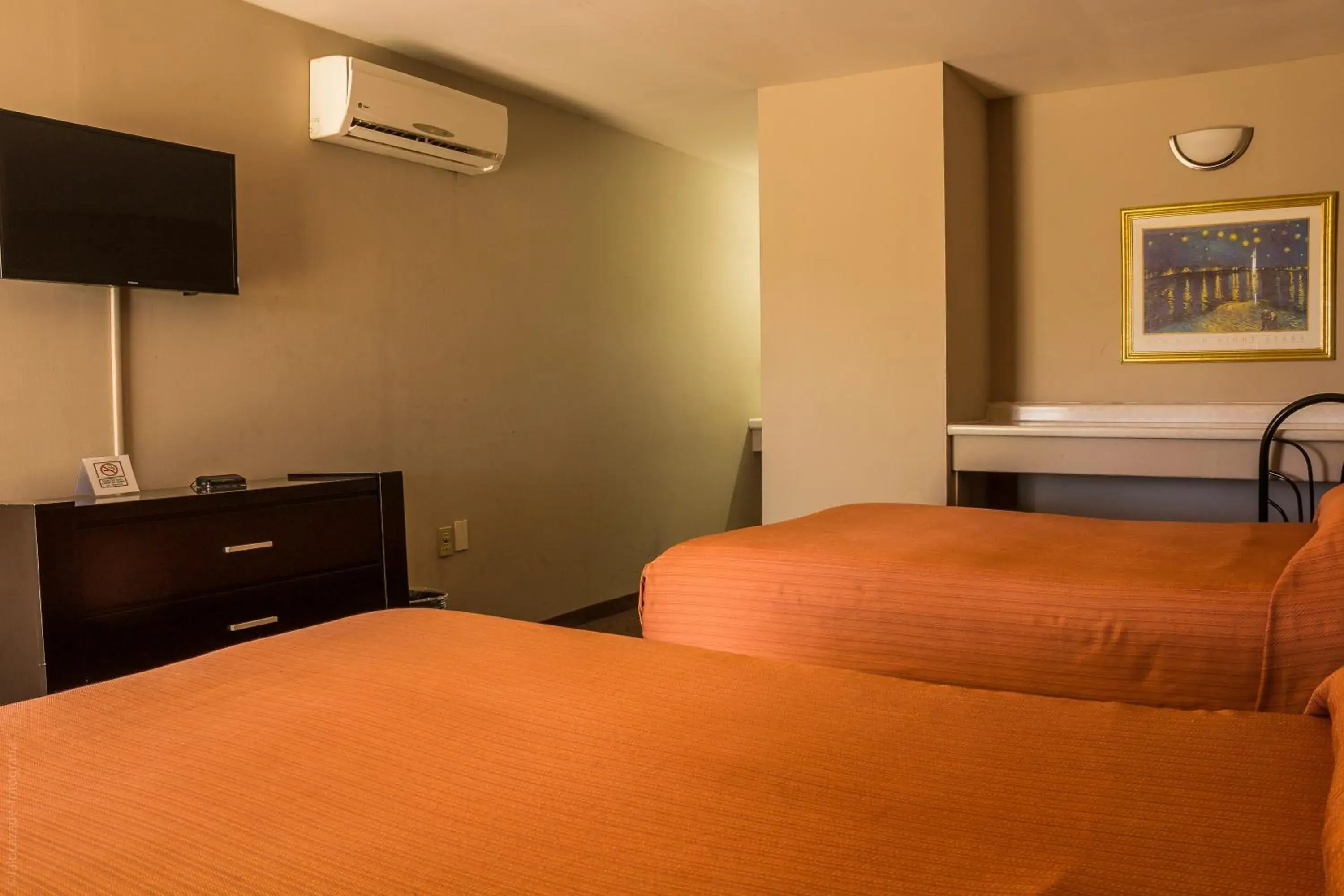 Queen Room with Two Queen Beds in BONITTO INN® Tampico Altamira Queen Room with Two Queen Beds in BONITTO INN® Tampico Altamira