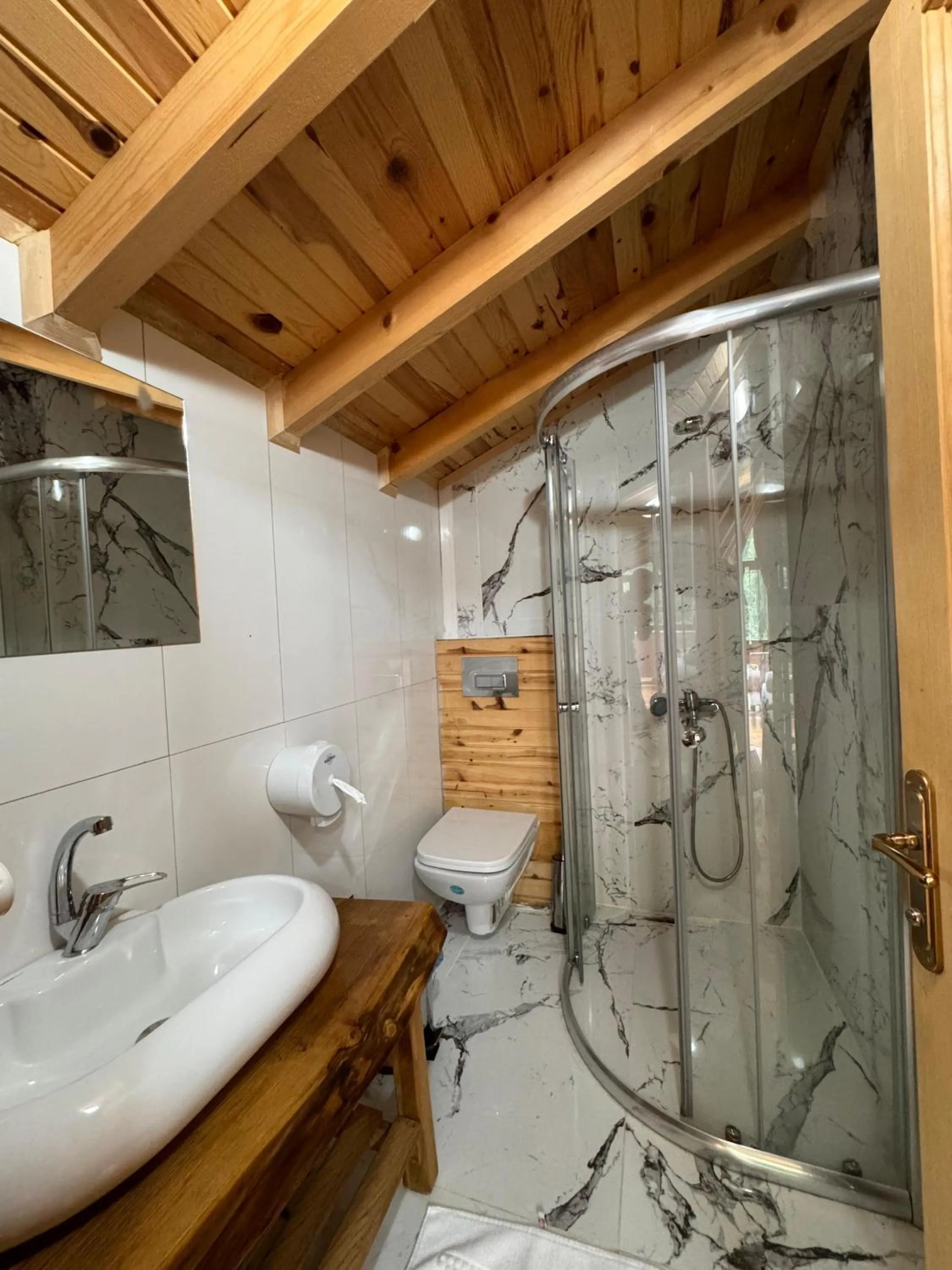 Shower in Sumda Konaklar