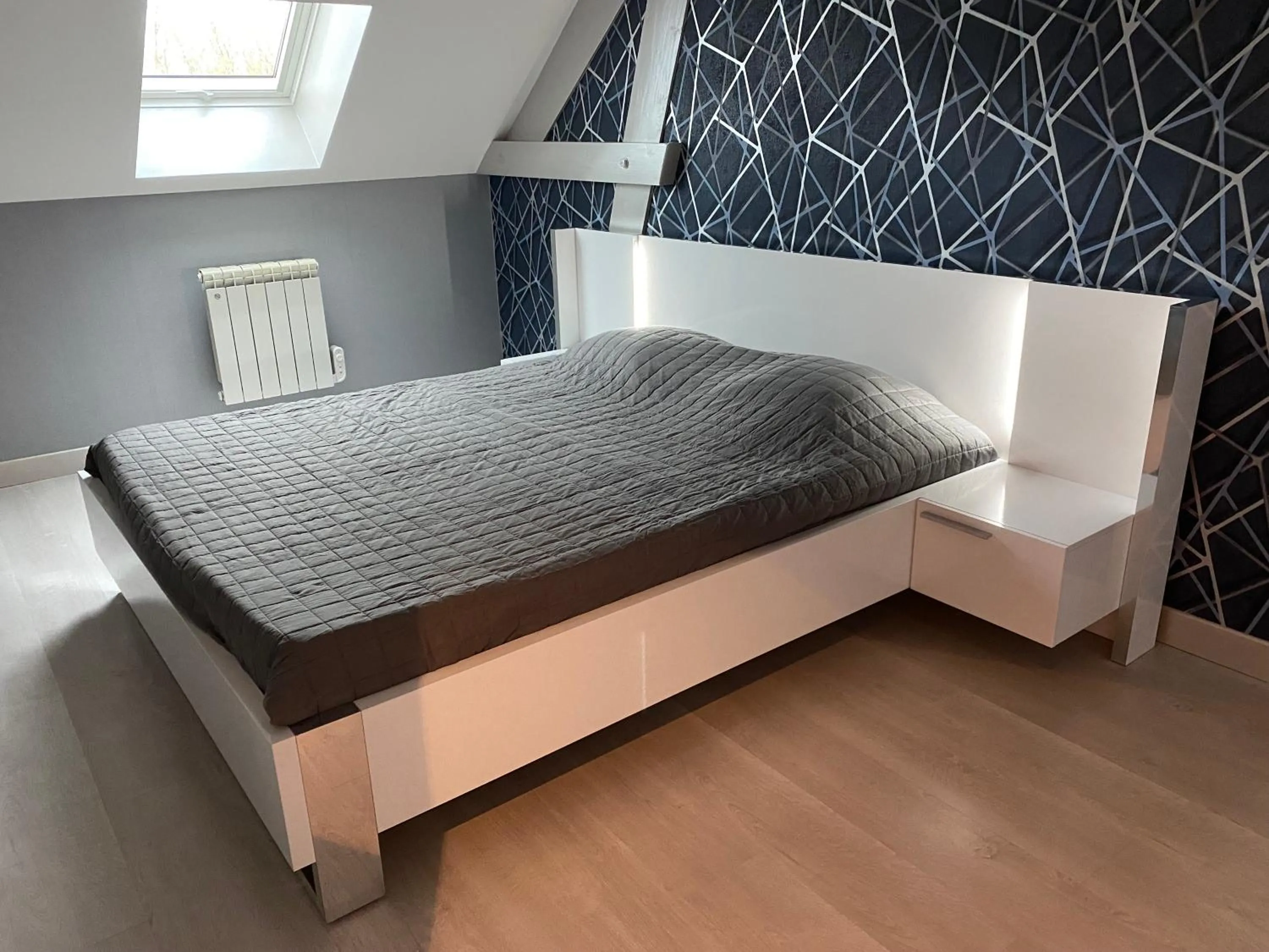 Photo of the whole room, Bed in AU FIL DES LACS