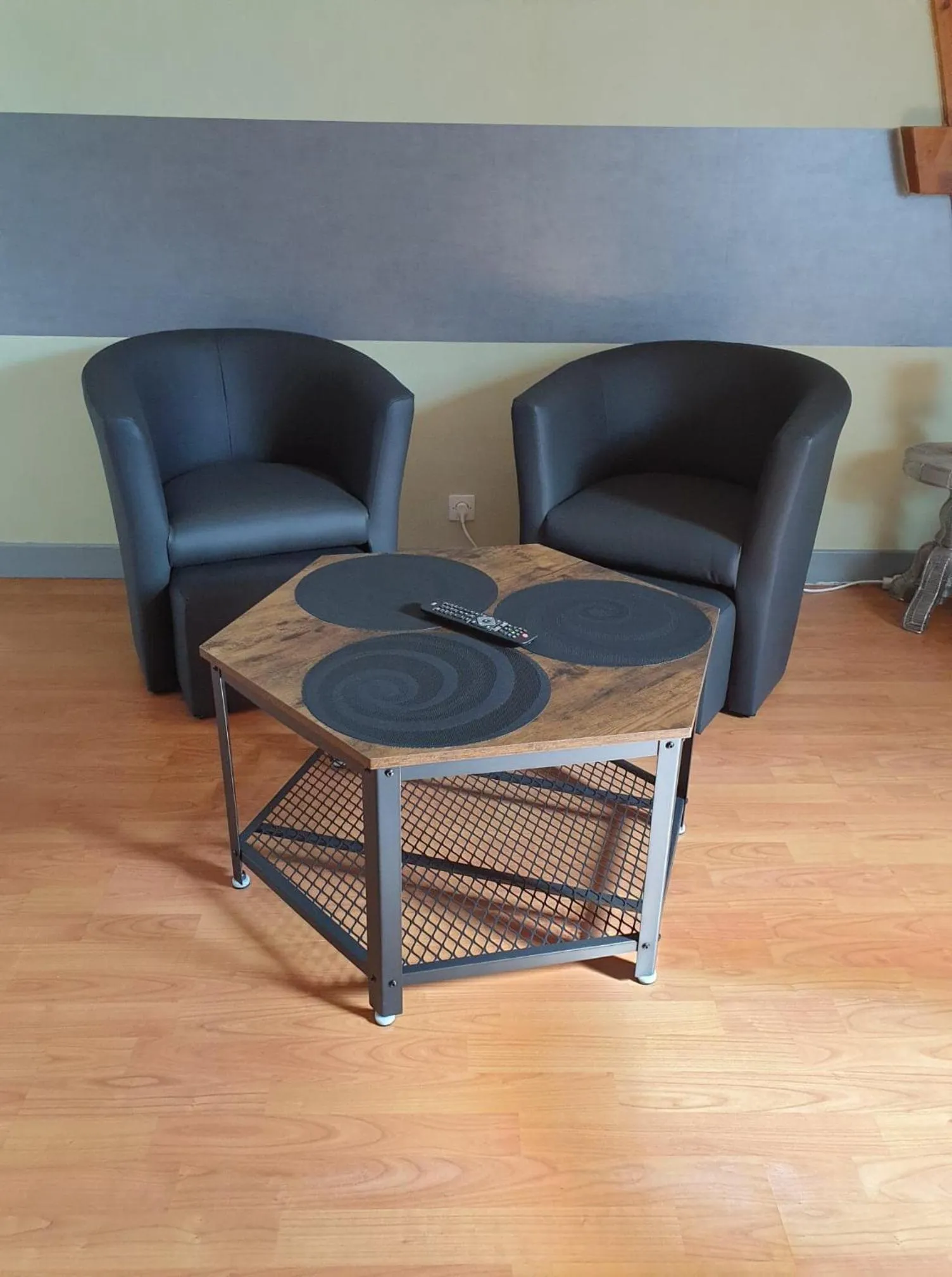 Seating area in AU FIL DES LACS