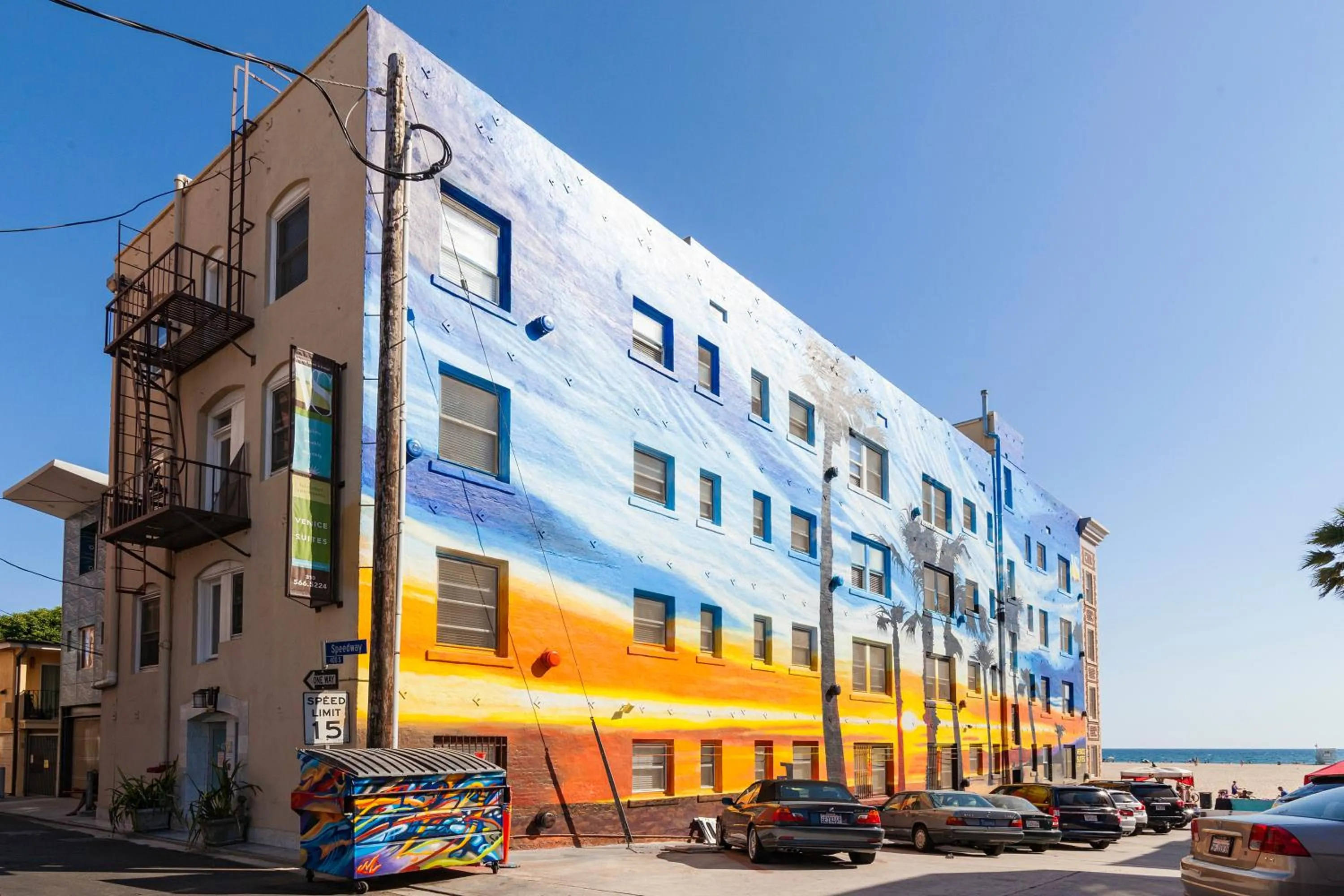 Facade/entrance in Venice Suites