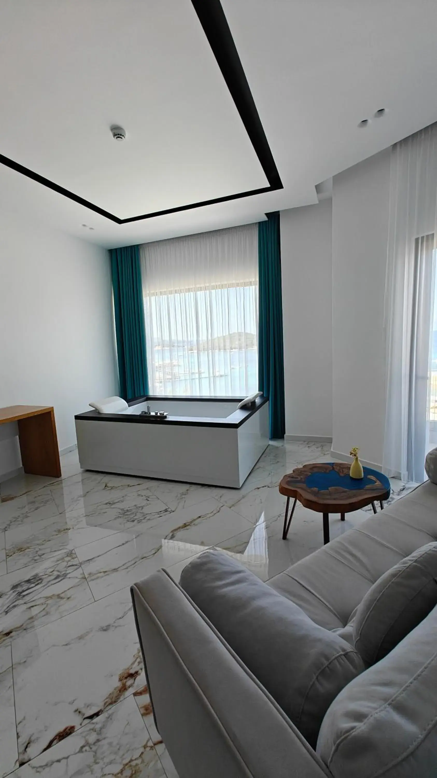 Suite with Spa Bath in King Hotel Ksamil Suite with Spa Bath in King Hotel Ksamil