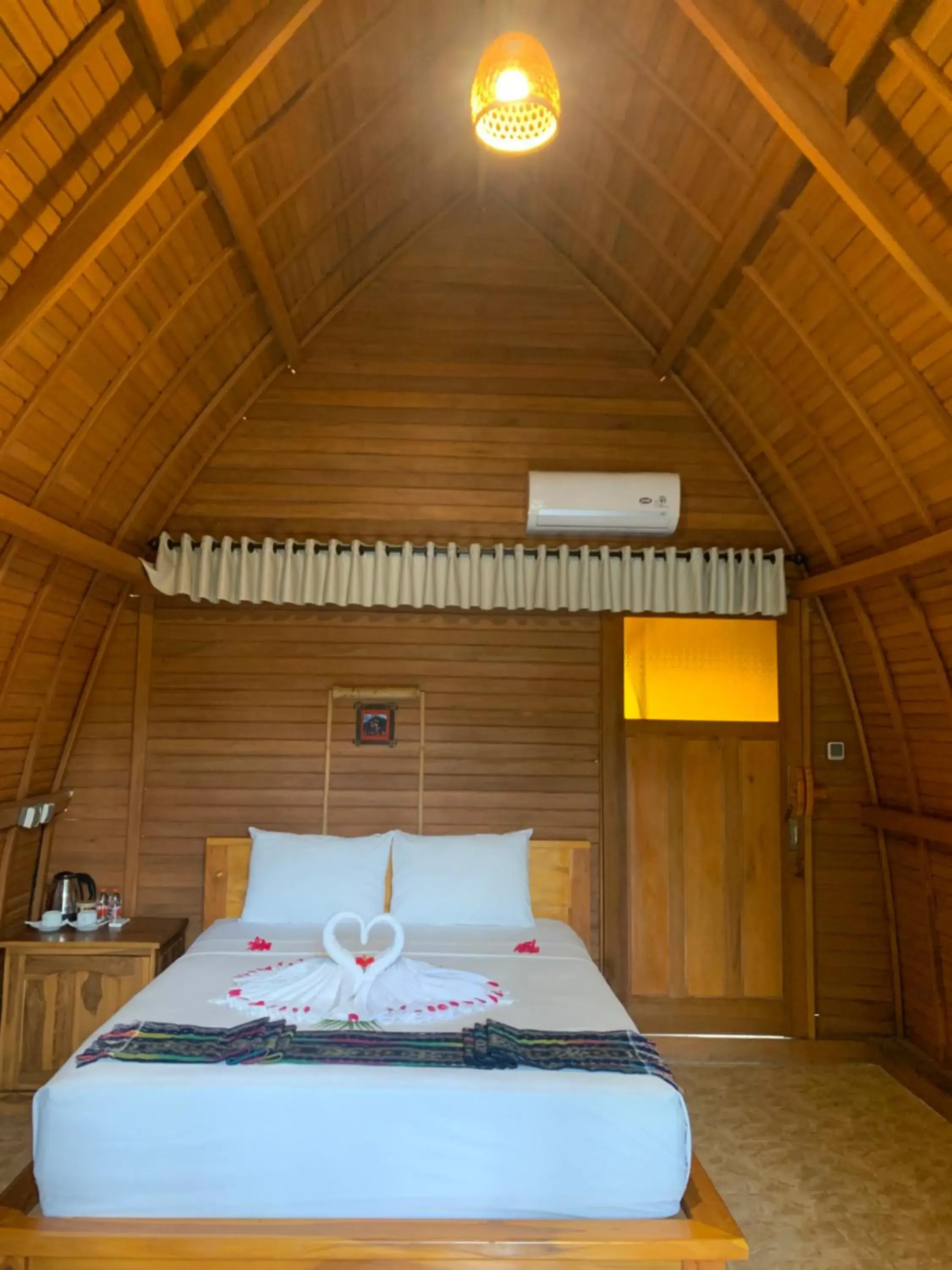 Deluxe Double or Twin Room in Kubu Padi Wooden House Deluxe Double or Twin Room in Kubu Padi Wooden House