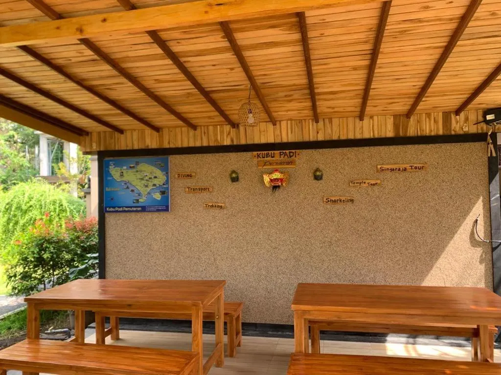 Dining area in Kubu Padi Wooden House