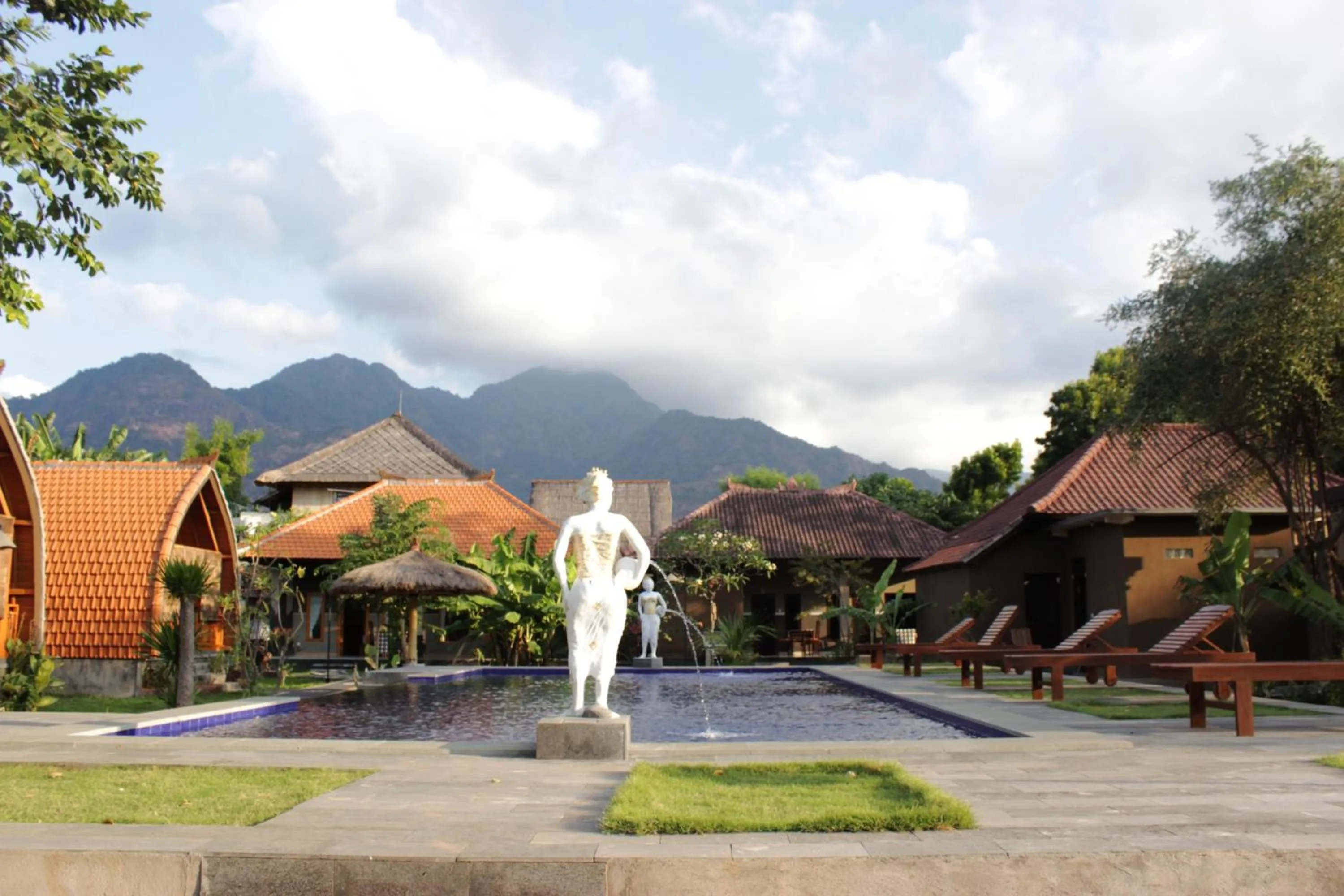 Property building in Kubu Padi Wooden House